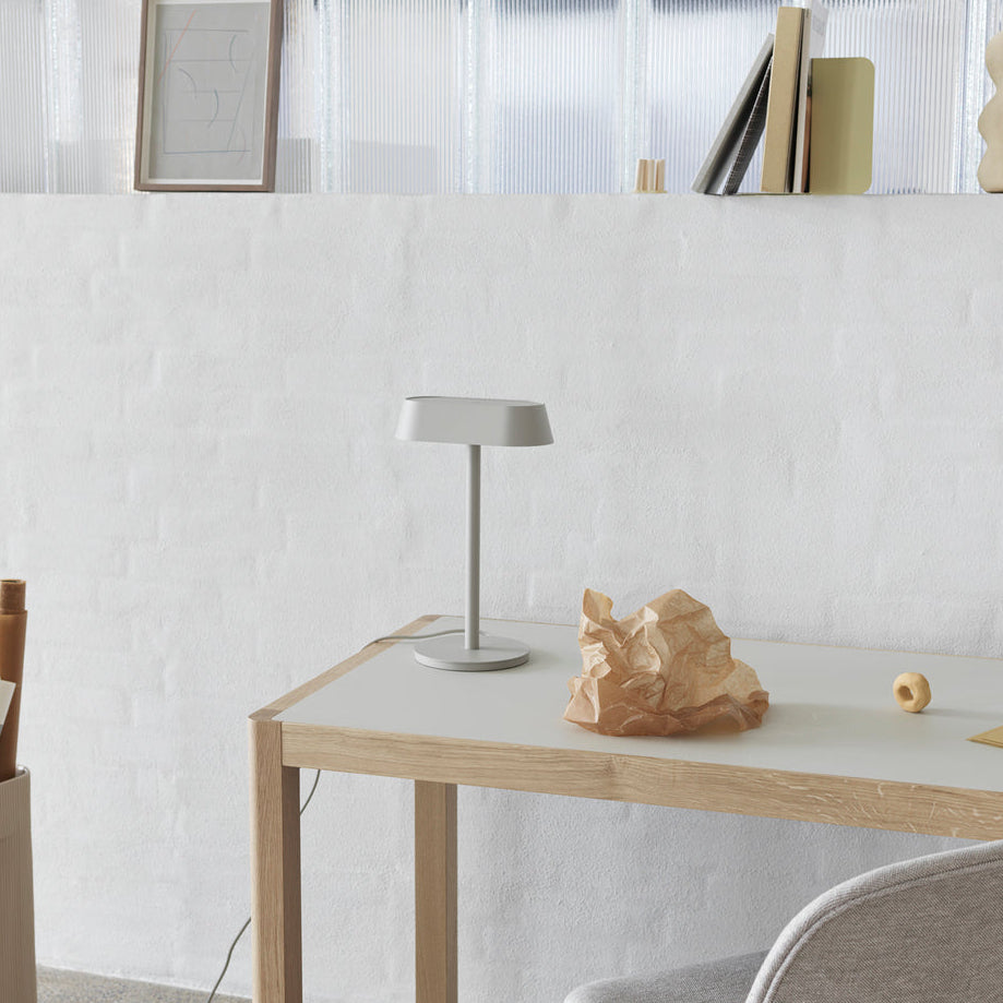 Linear Table Lamp: LS
