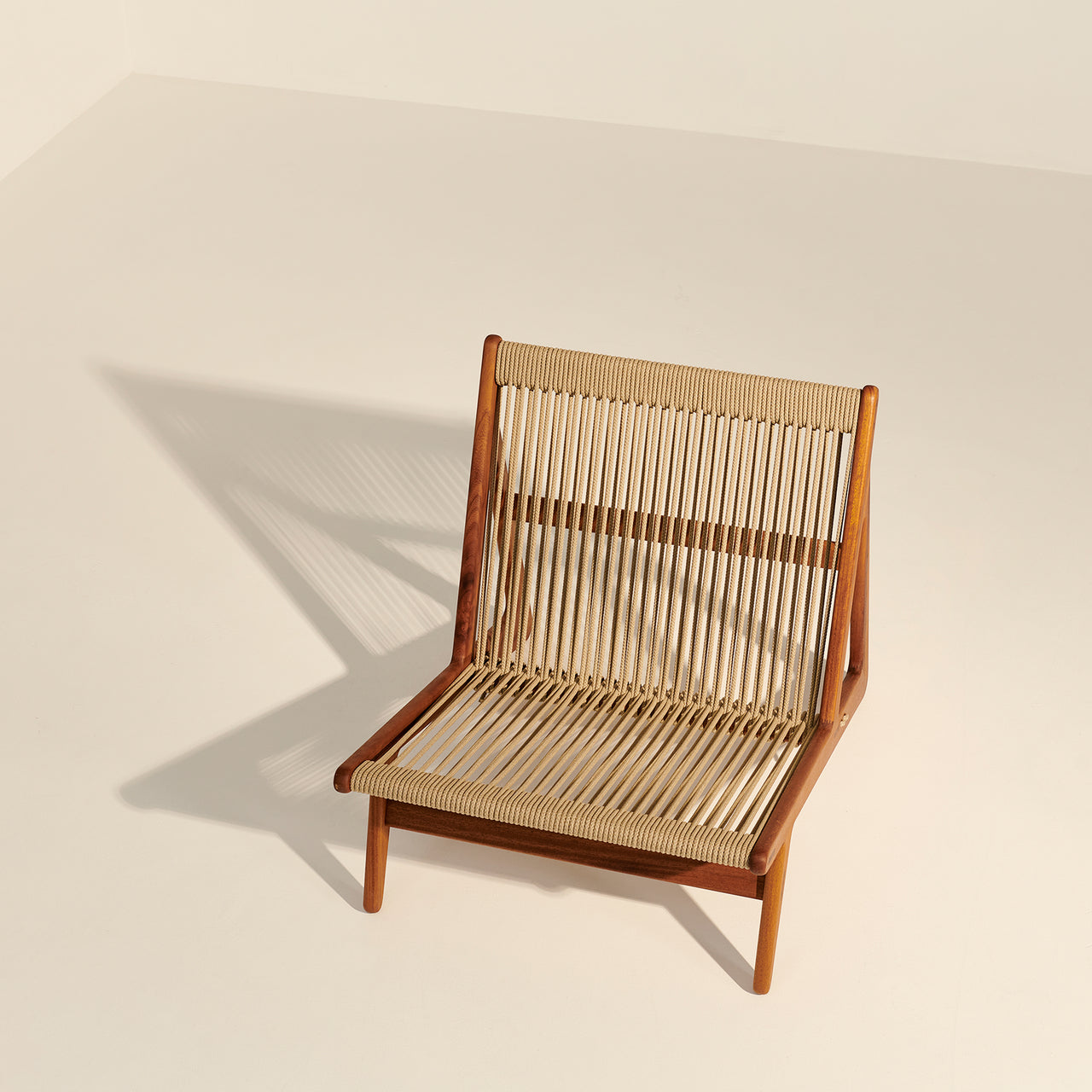 MR01 Initial Lounge Chair: Outdoor