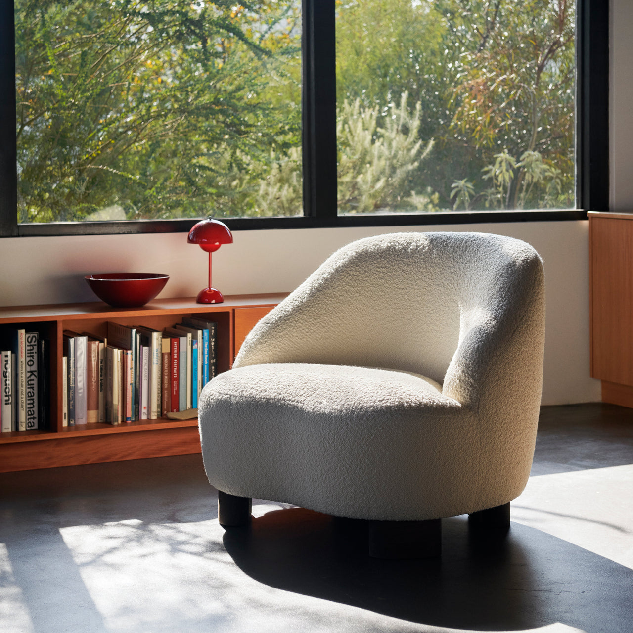 Margas Lounge Chair: LC1 + LS