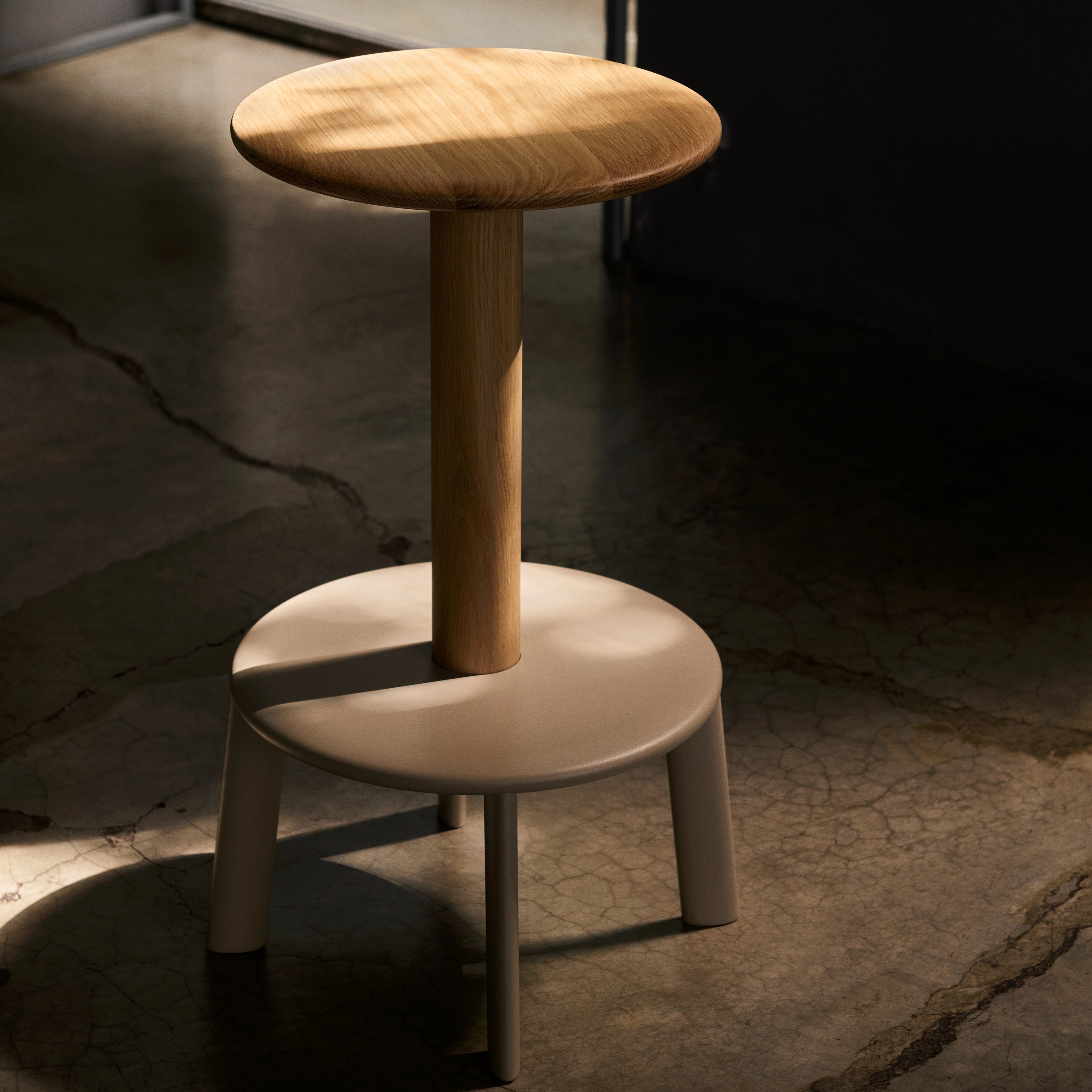 Massif Bar + Counter Stool: AV40 + AV39 + LS