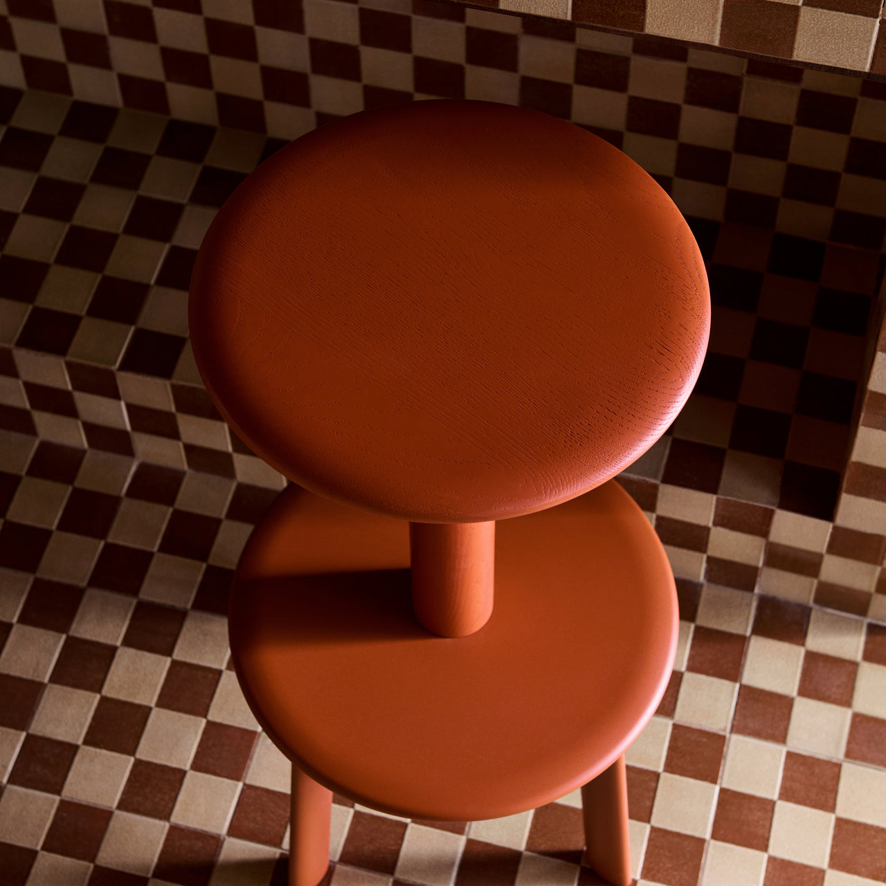 Massif Bar + Counter Stool: AV40 + AV39 + LS