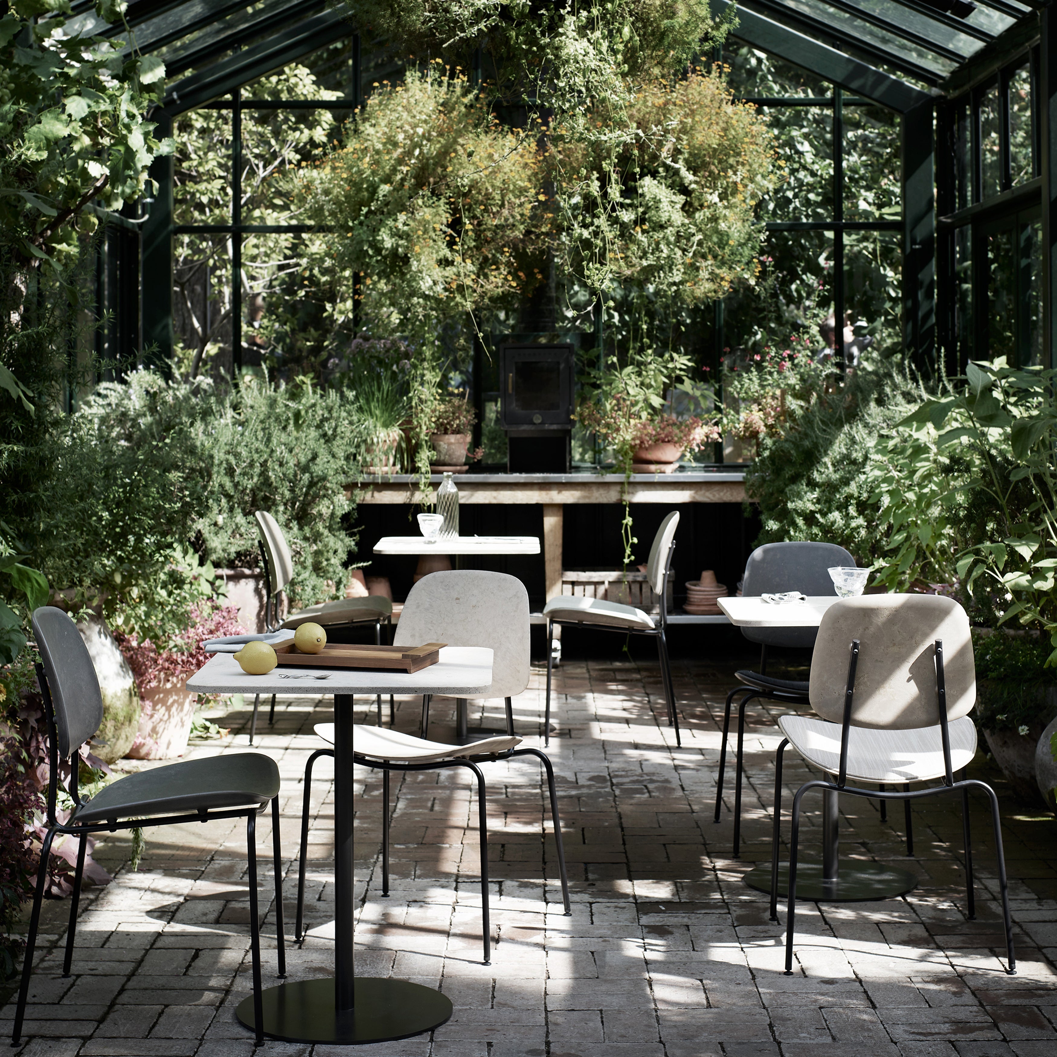 Mater Café Table