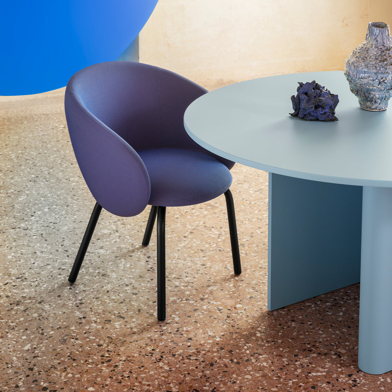 Nami Dining Table: Round
