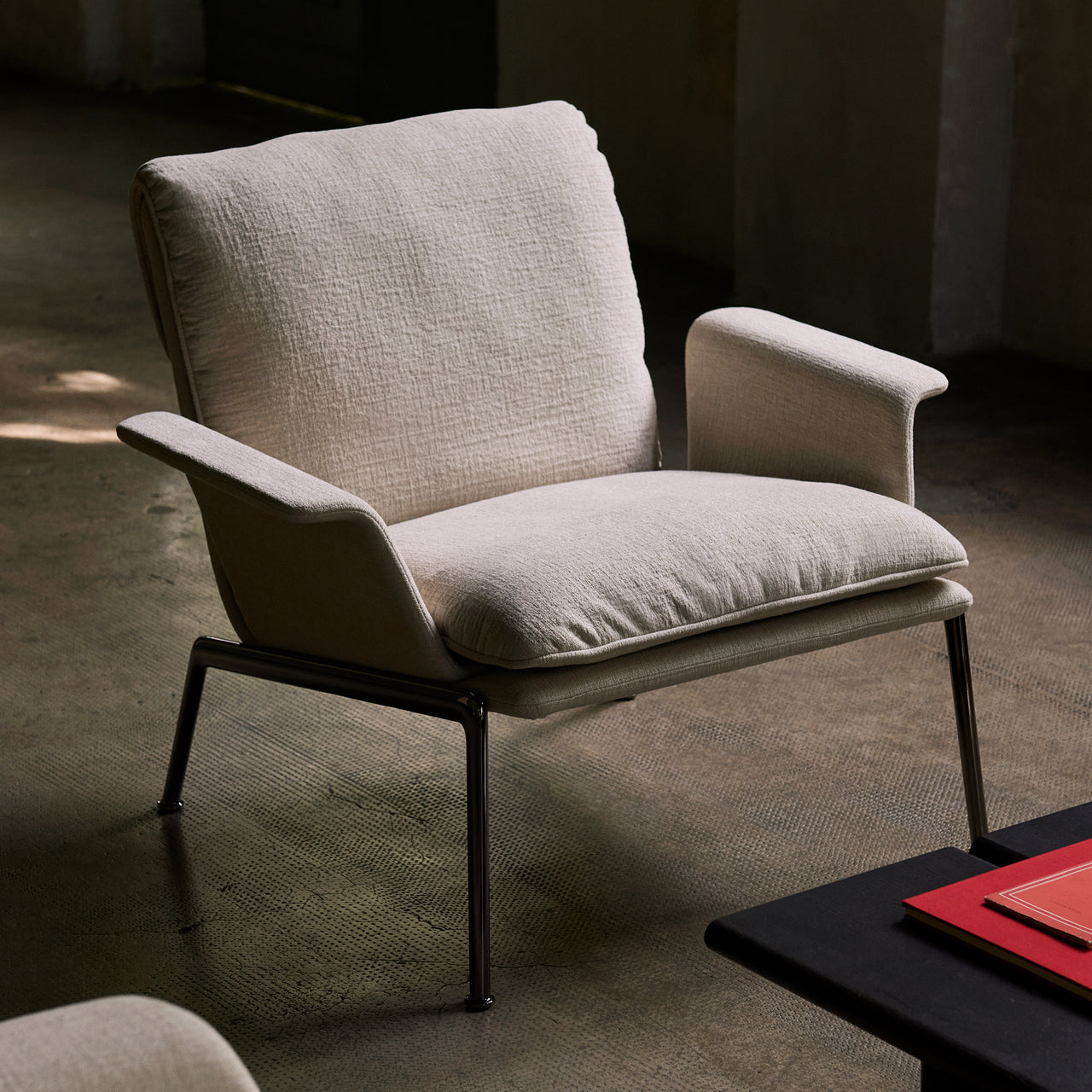 Muno Lounge Armchair: LN19 + LS