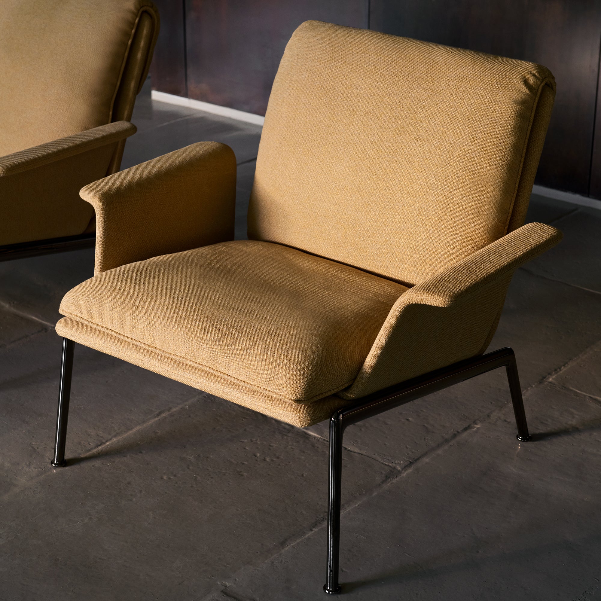 Muno Lounge Armchair: LN19 + LS