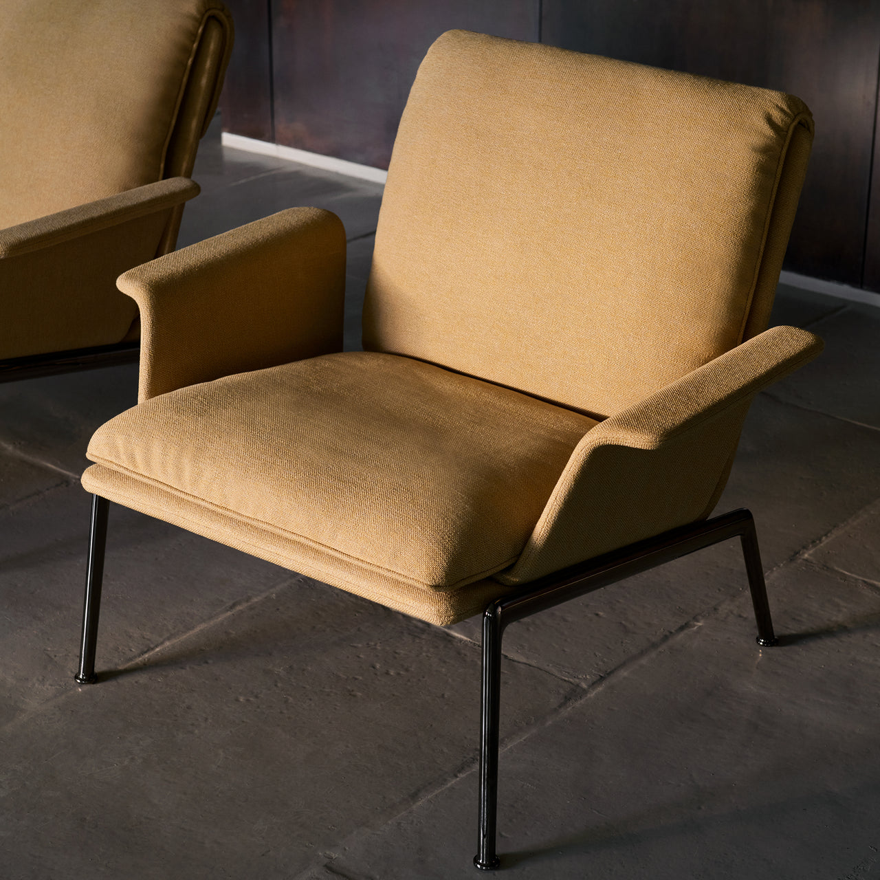 Muno Lounge Armchair: LN19 + LS
