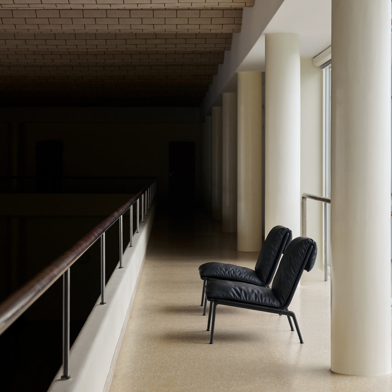 Muno Lounge Chair: LN18 + LS