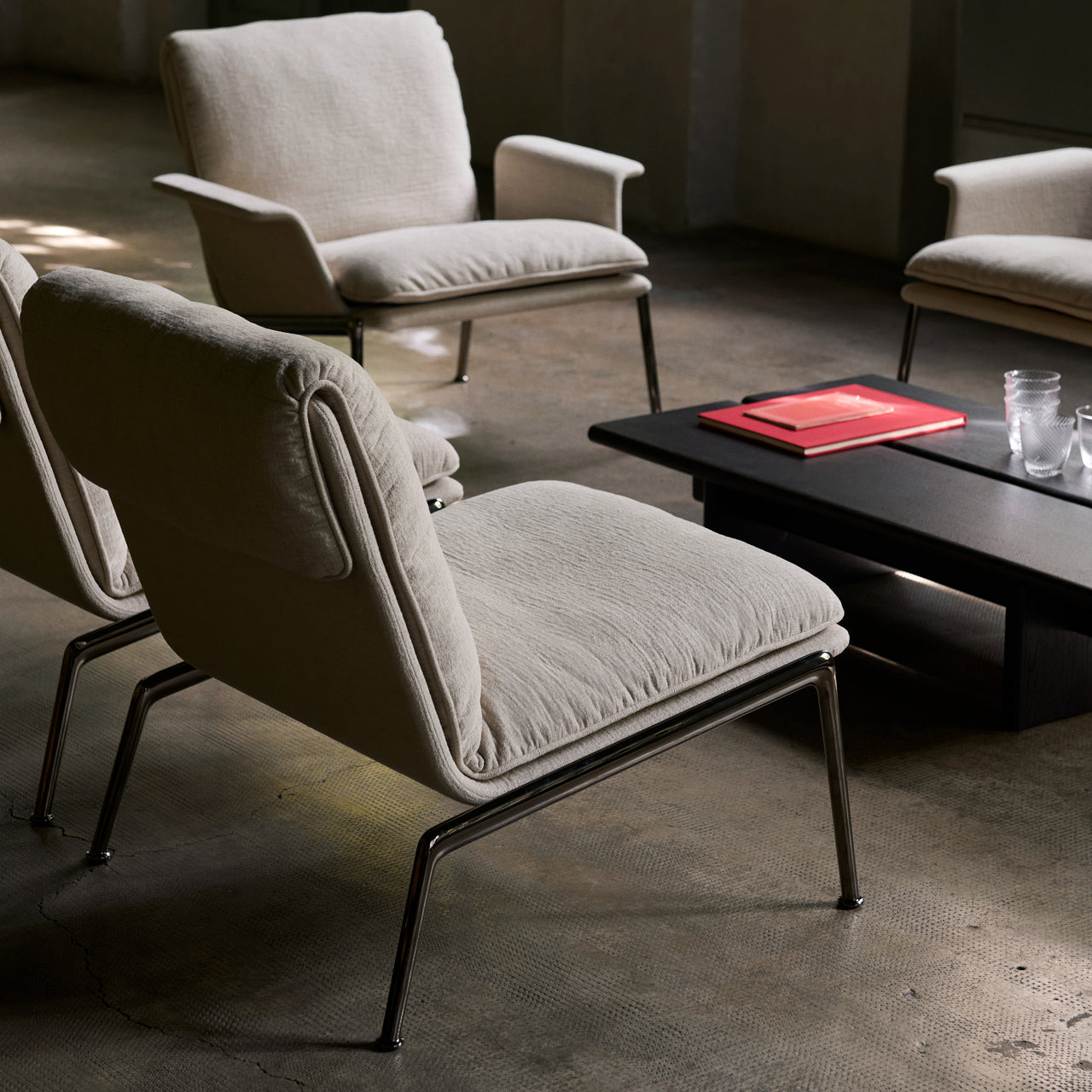 Muno Lounge Chair: LN18 + LS