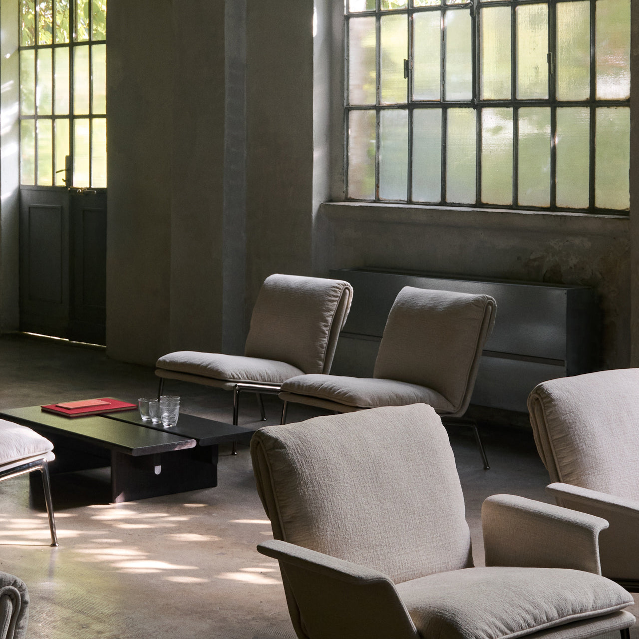 Muno Lounge Chair: LN18 + LS