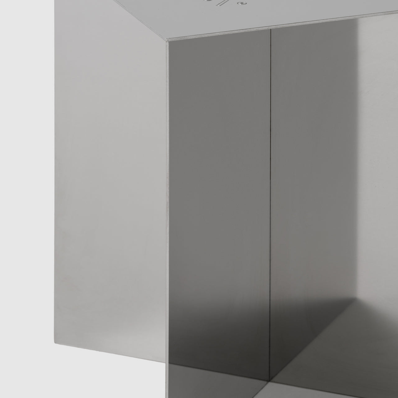 NM07 Side Table