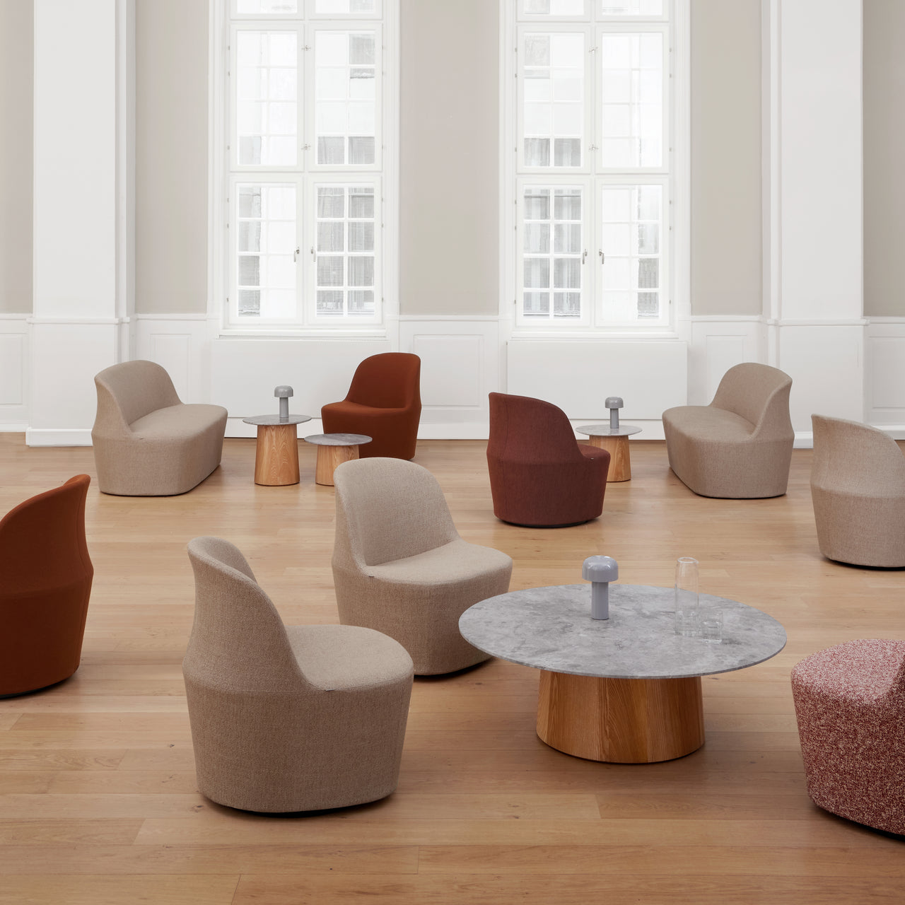Niveau Coffee Table: LS