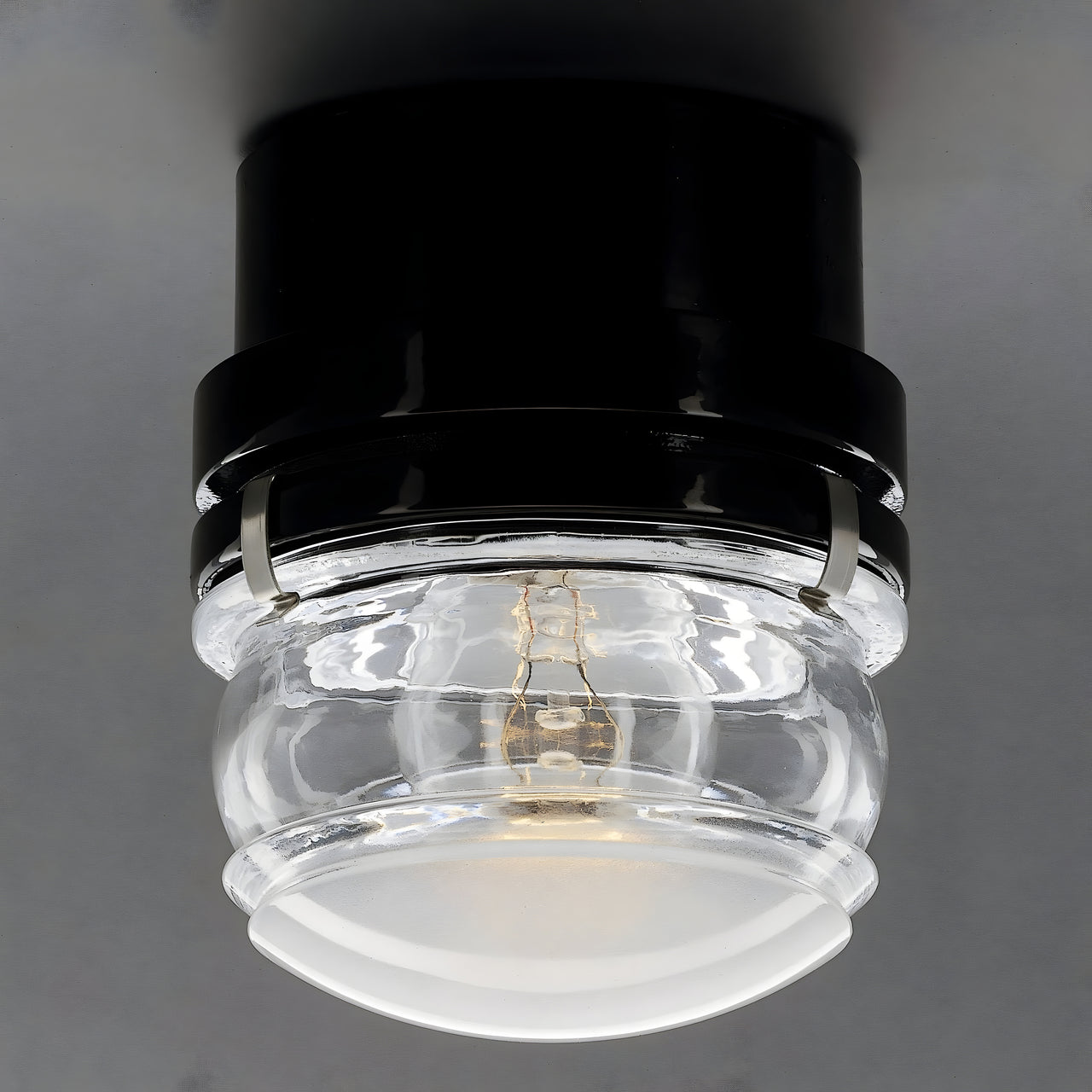 Fresnel Wall Lamp: Outdoor