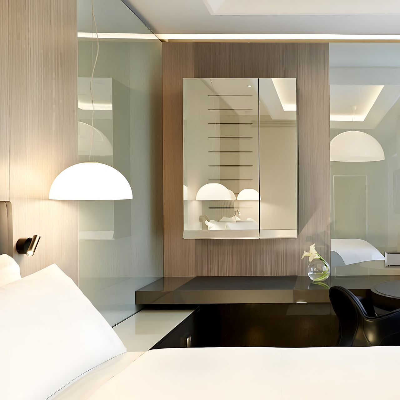 Sonora Suspension Lamp: Glass