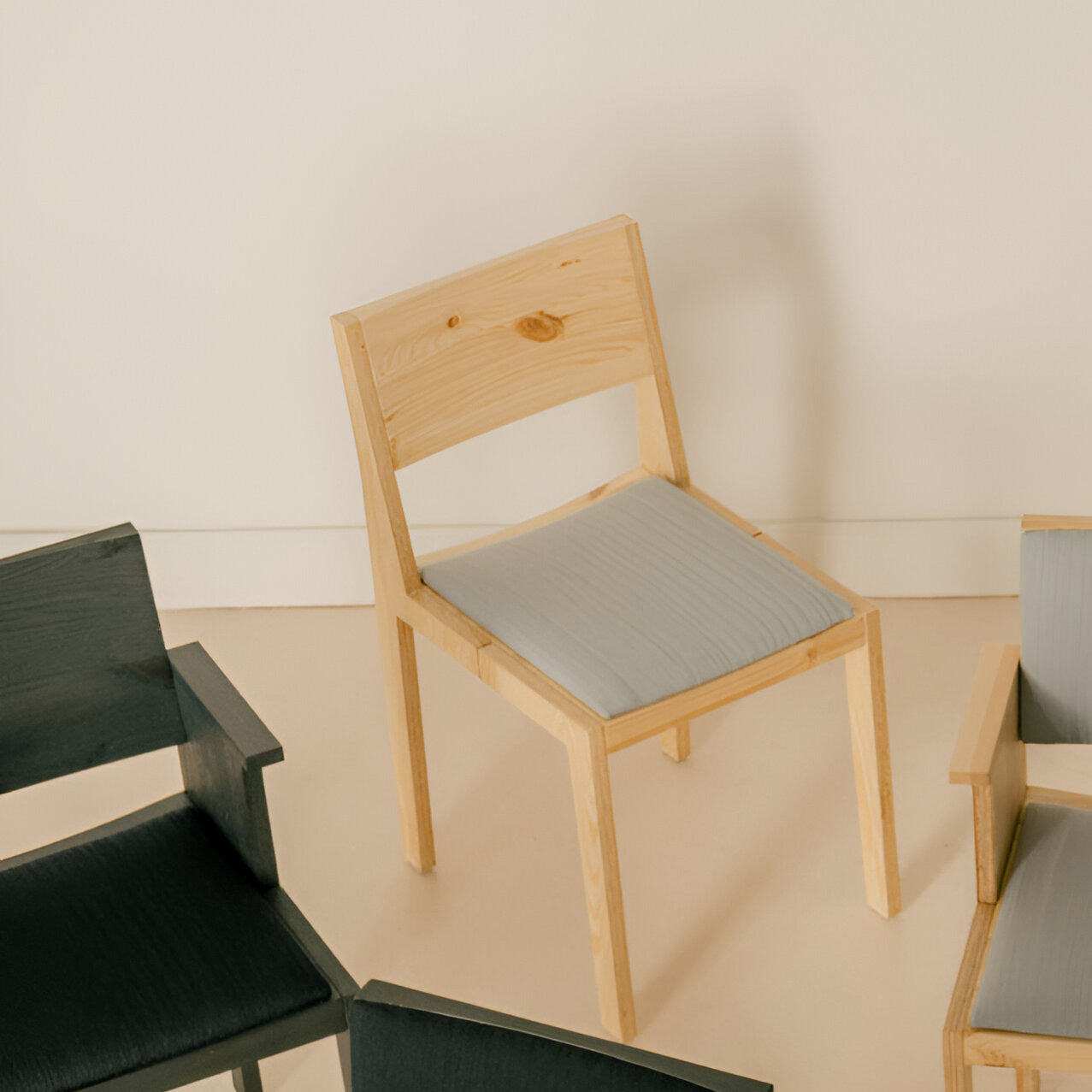 016 Maasto Dining Chair: Seat Upholstered