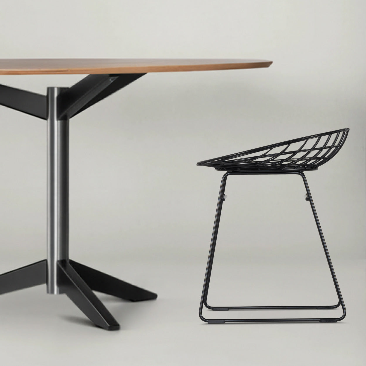 KM05 Wire Stool: LS
