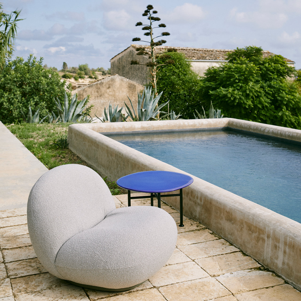 Pacha Lounge Chair: Swivel Base + Outdoor + LS