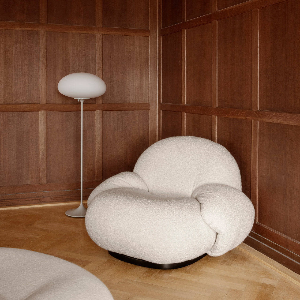 Pacha Lounge Chair with Armrest + LS