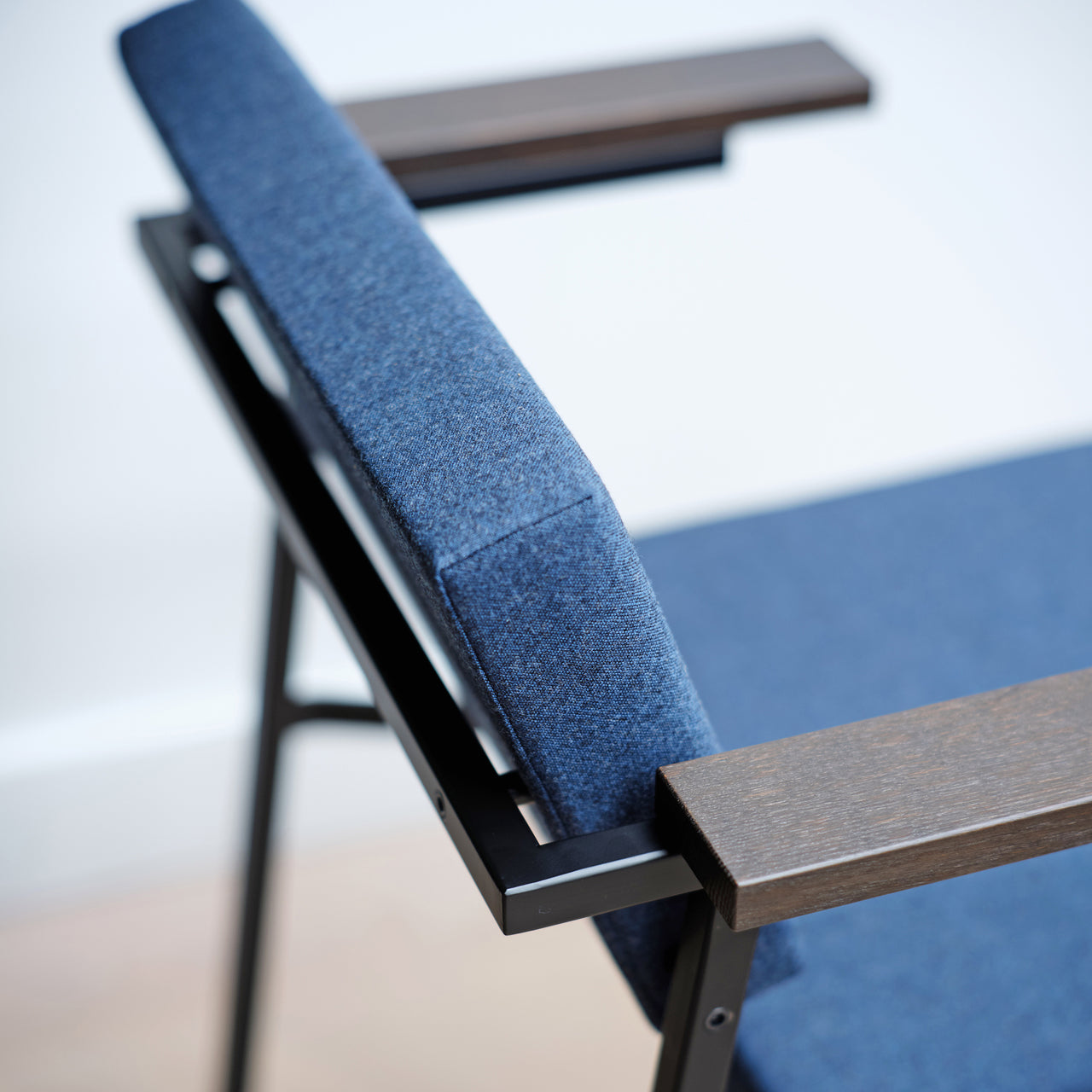 SE69 Dining Chair: DI