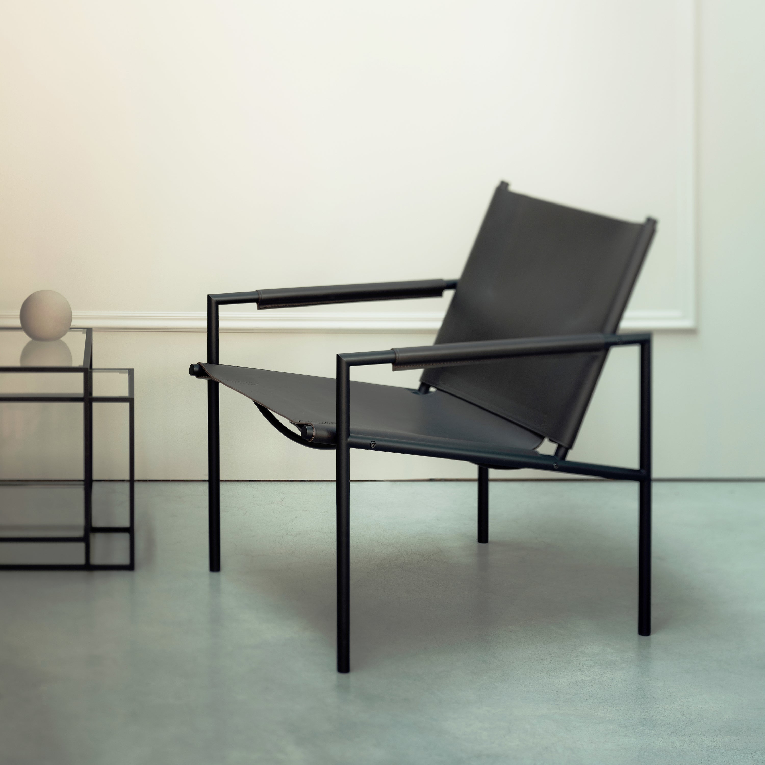 SZ02 Armchair: LS
