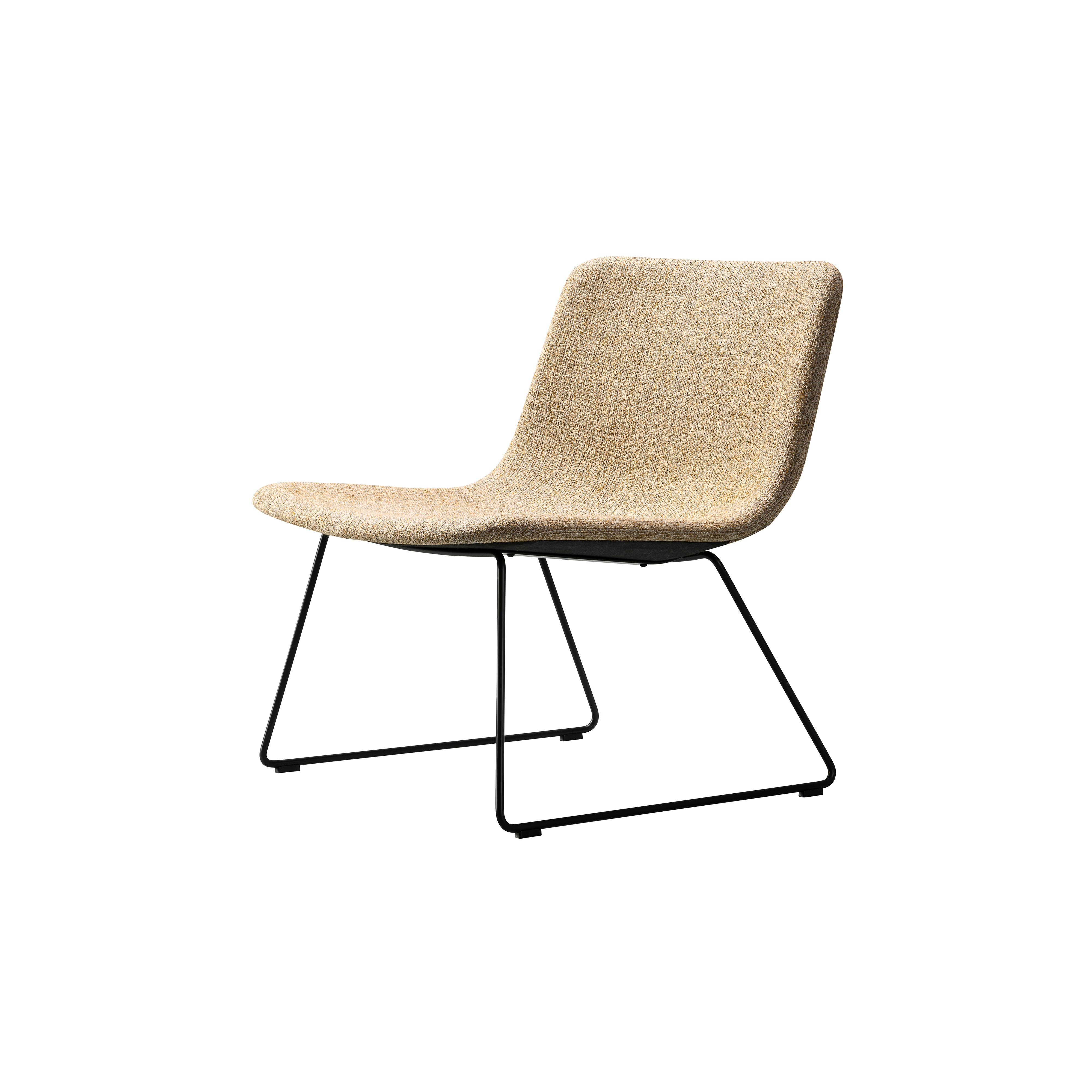 Pato Lounge Chair: Sledge Base: Black