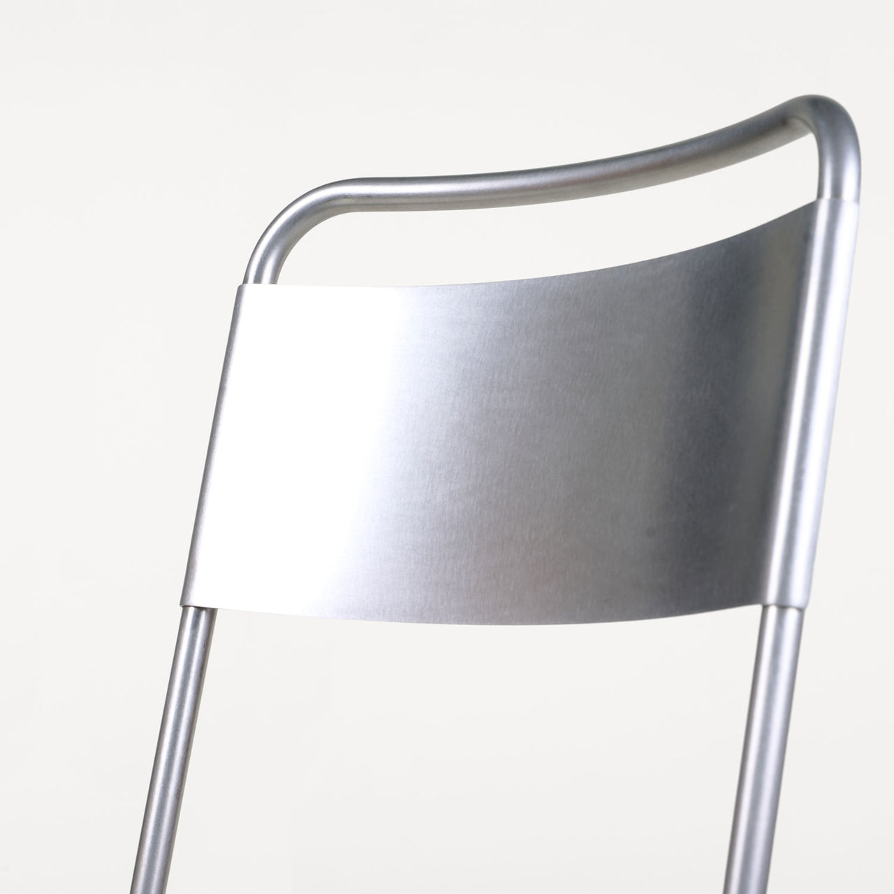 Petit Rond Chair: Stacking + DI