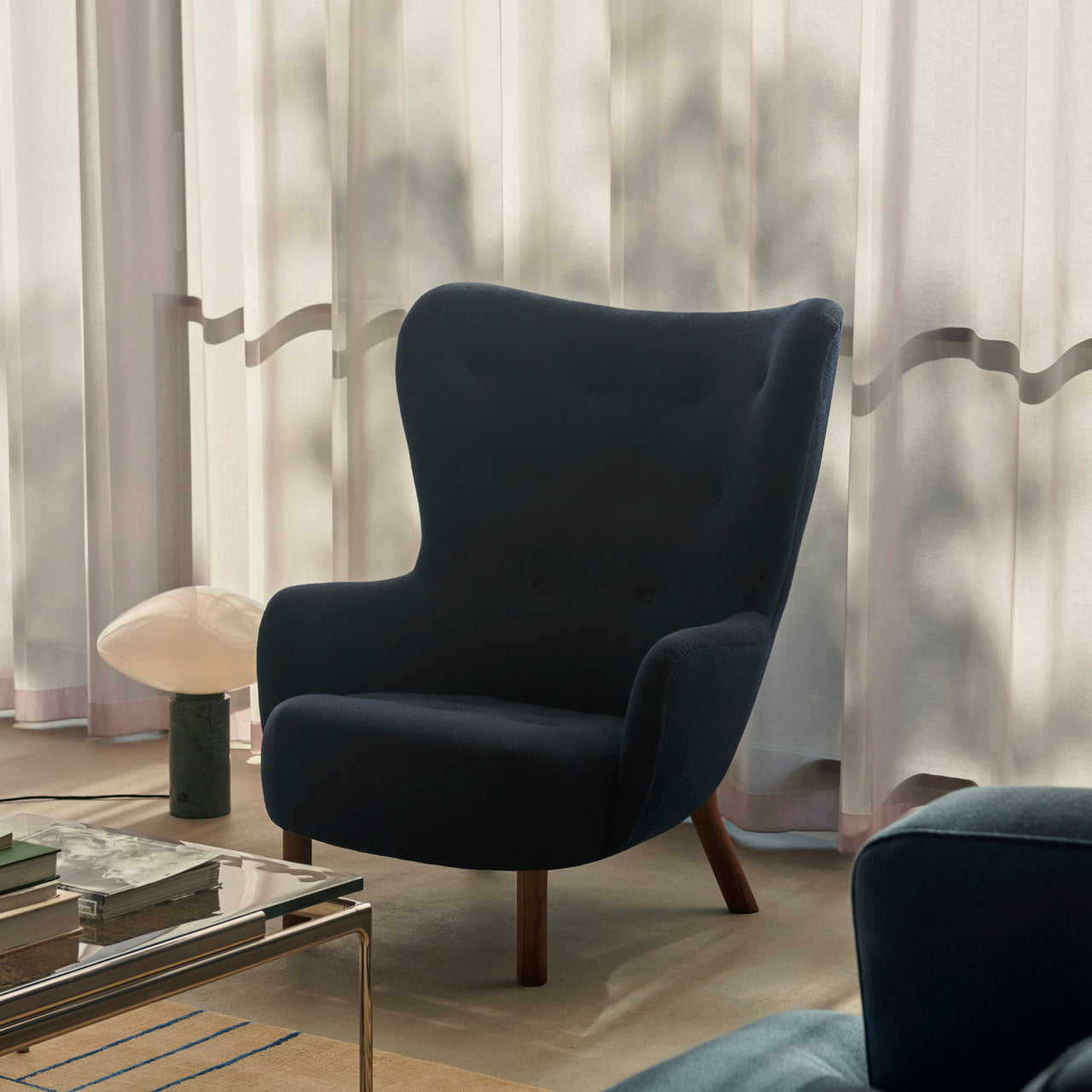 Petra Lounge Chair: VB3 + LS