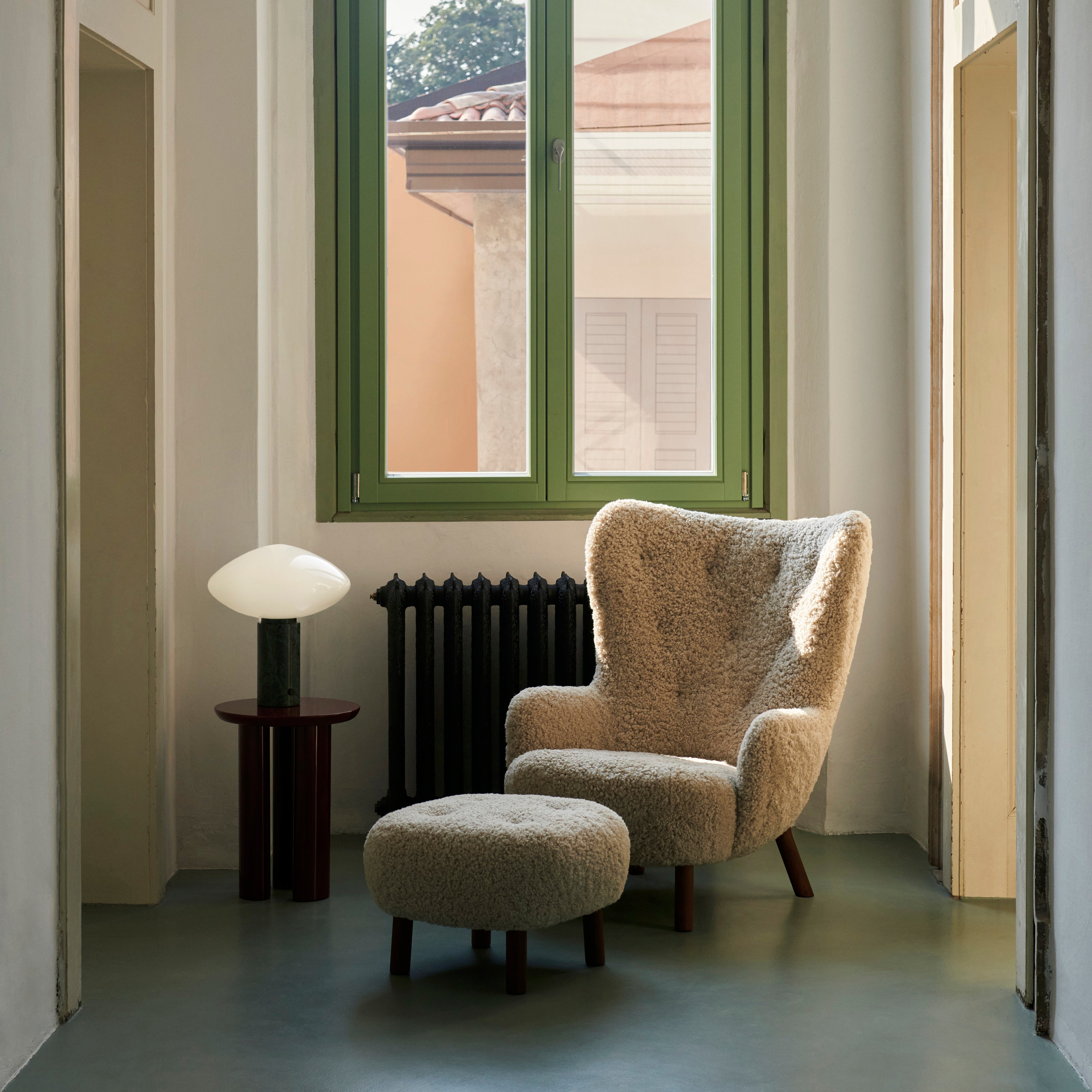 Petra Lounge Chair VB3 + Pouf ATD1 + LS