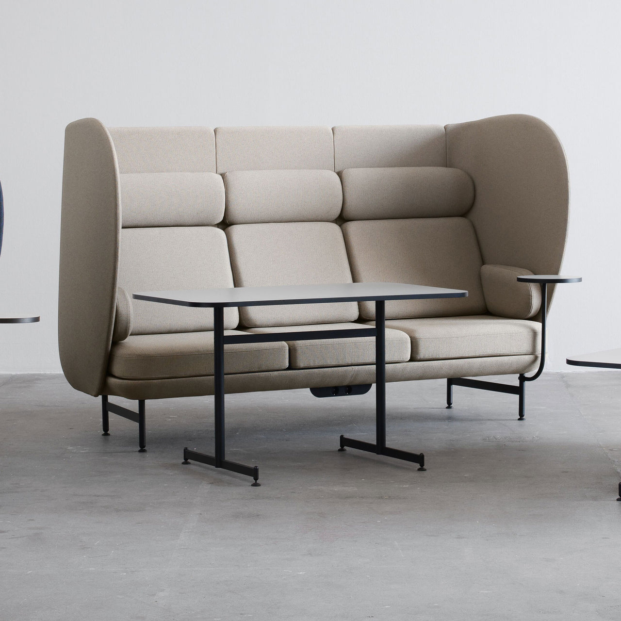 Plenum Dining Table: LS