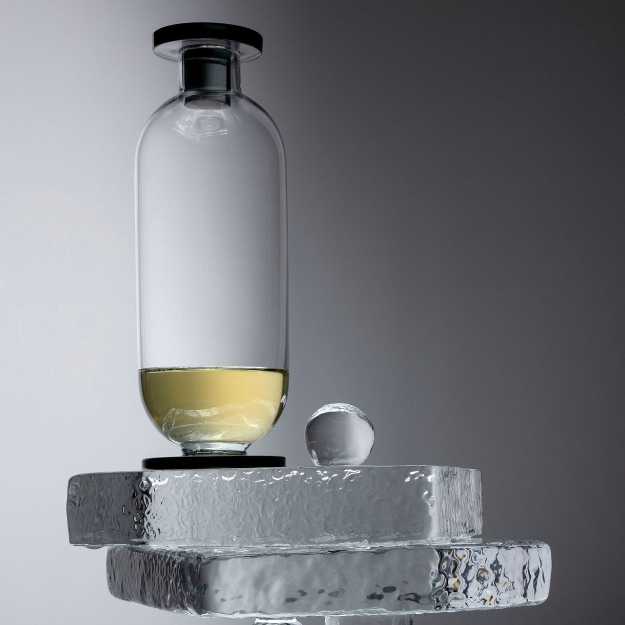 Puck Decanter