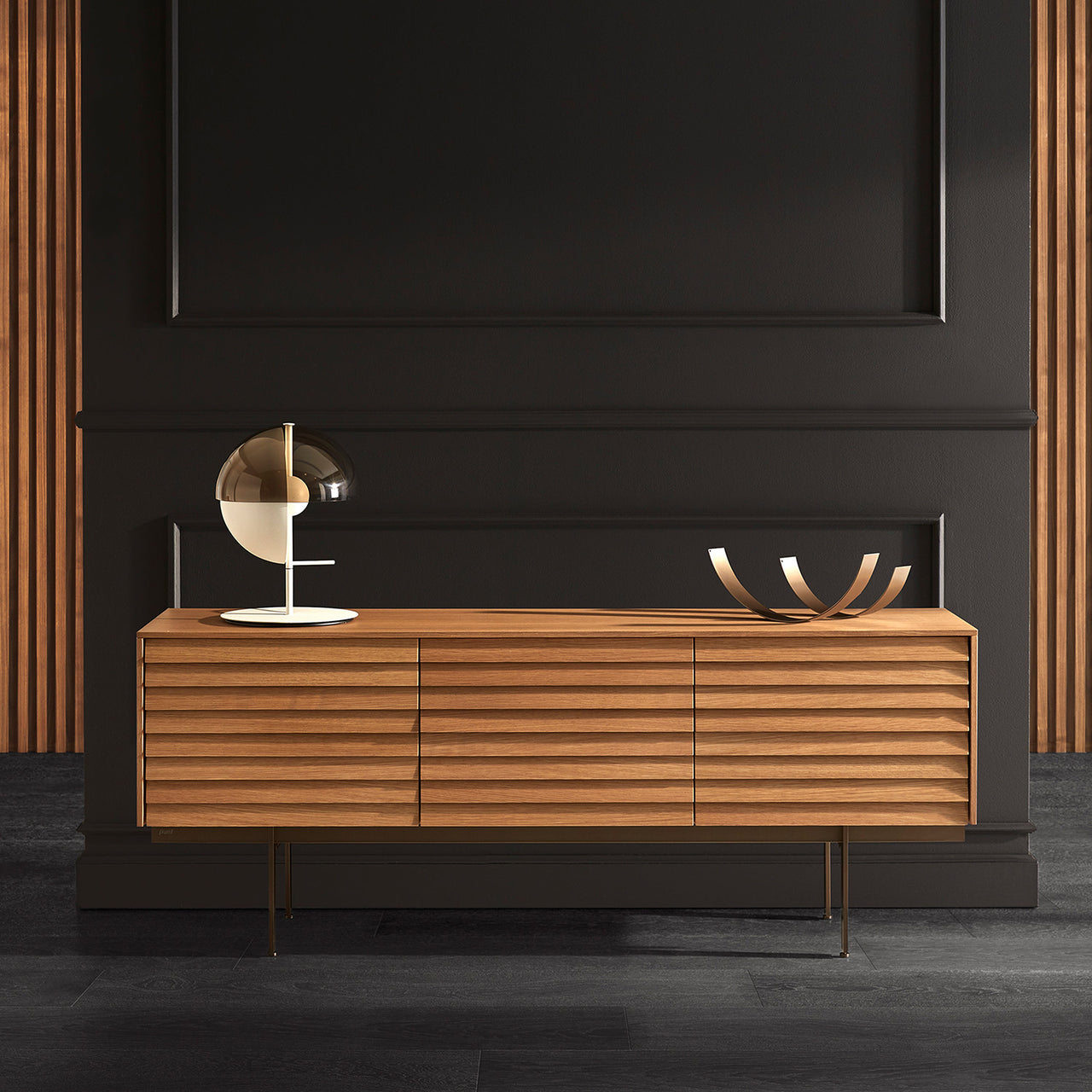 Sussex 8 Sideboard with Drawers: SSX302