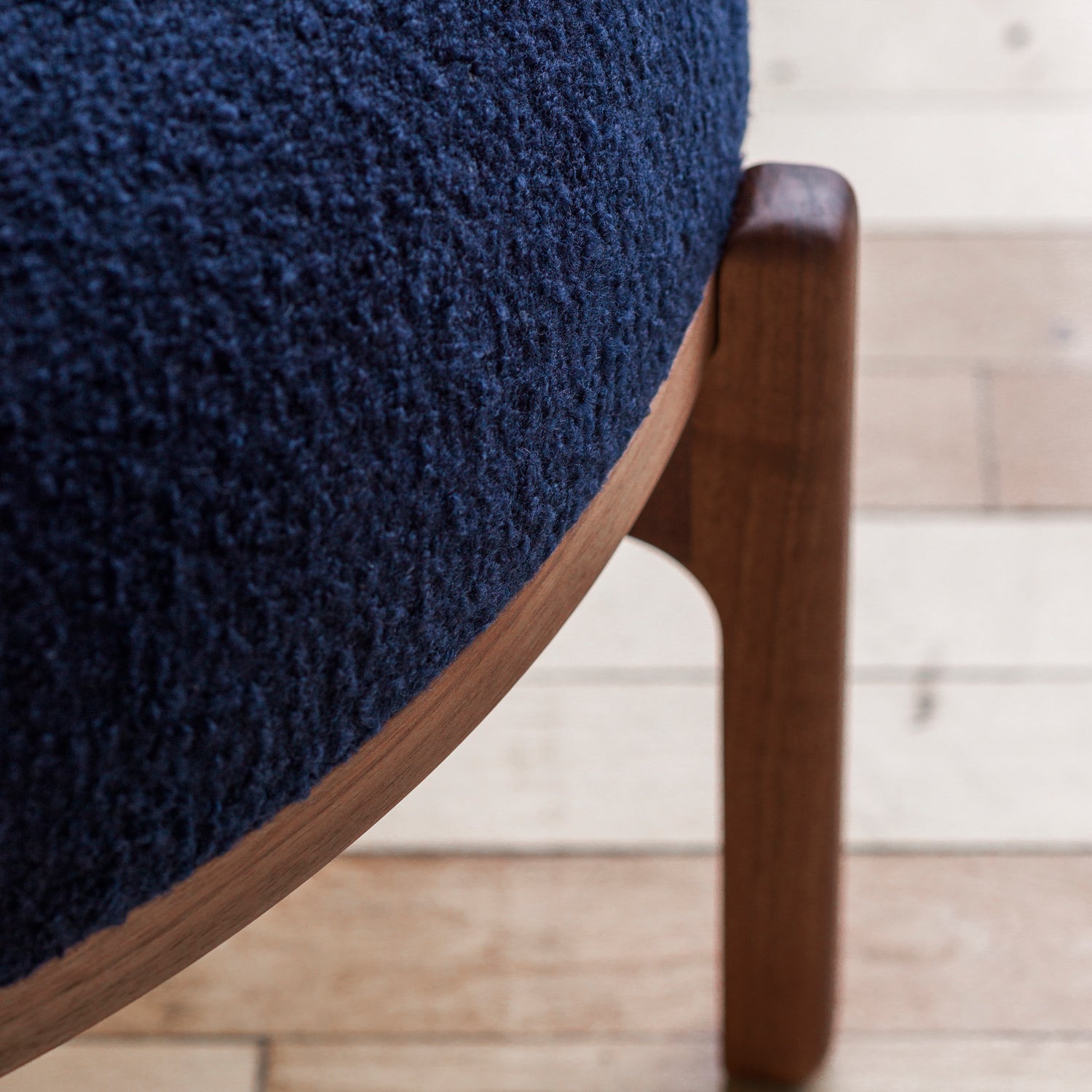 RF1903F Sideways Footstool