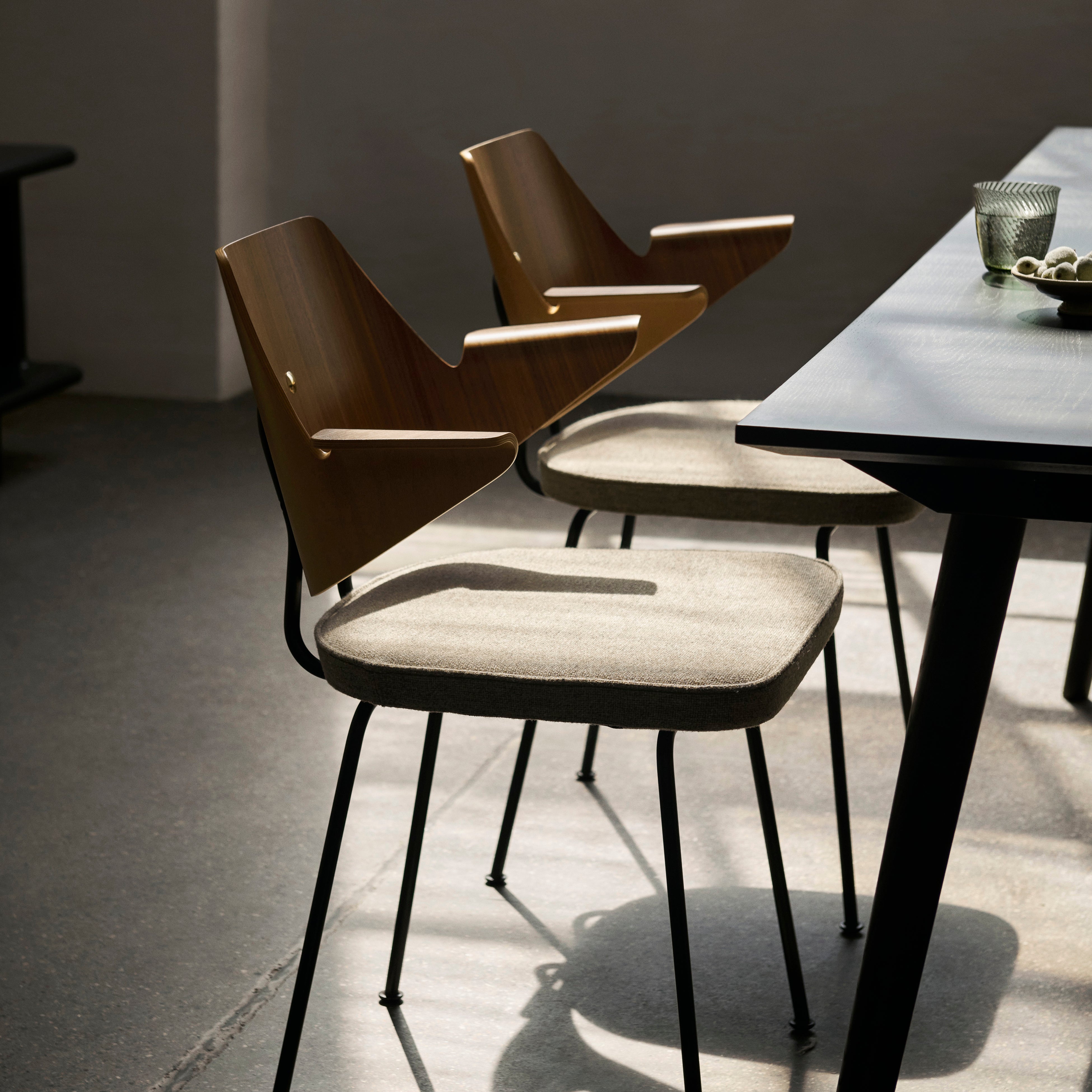 RFH Armchair RD7: Seat Upholstered + LS