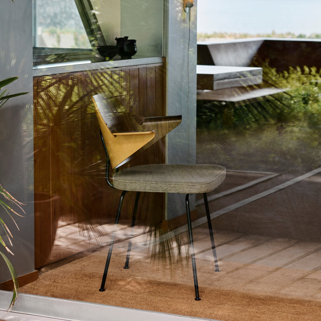 RFH Armchair RD7: Seat Upholstered + LS