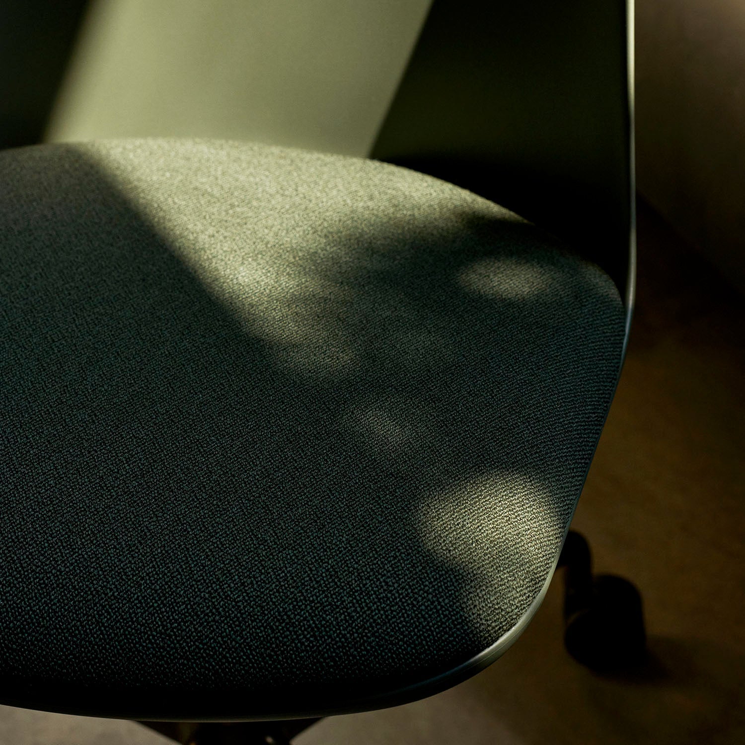 Rely Chair: HW22 + DI