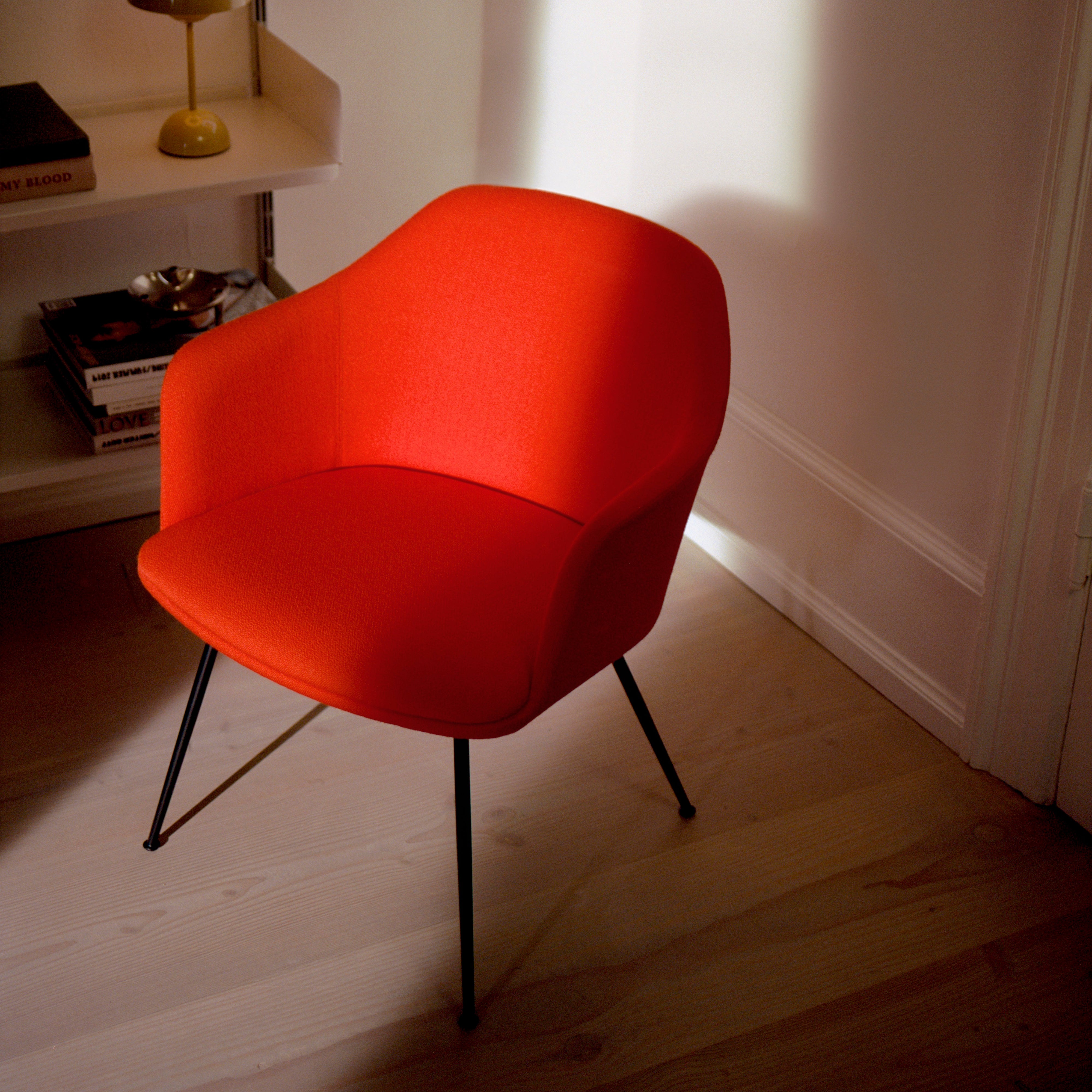 Rely Lounge Chair: HW104 + LS