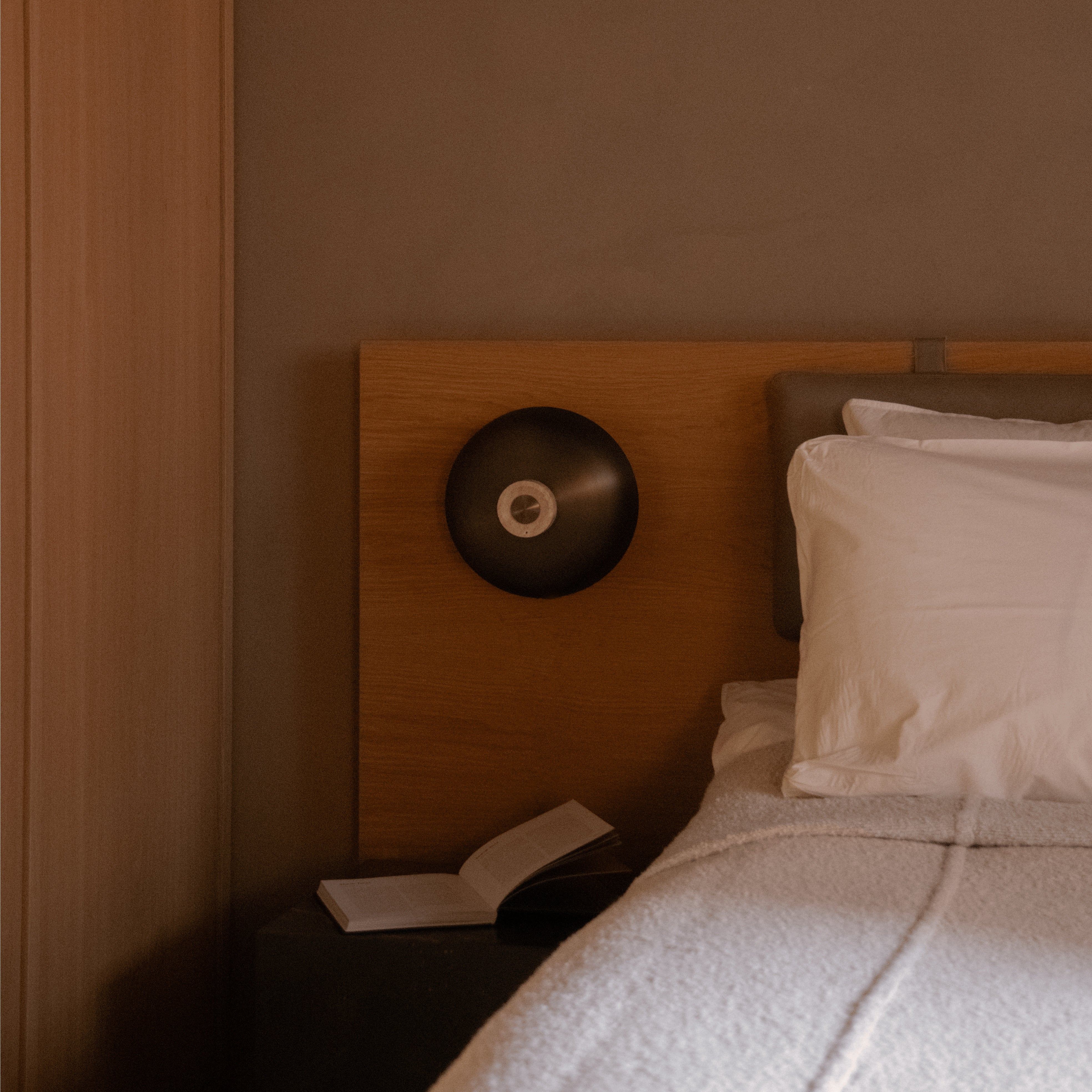 Reverse Wall Lamp
