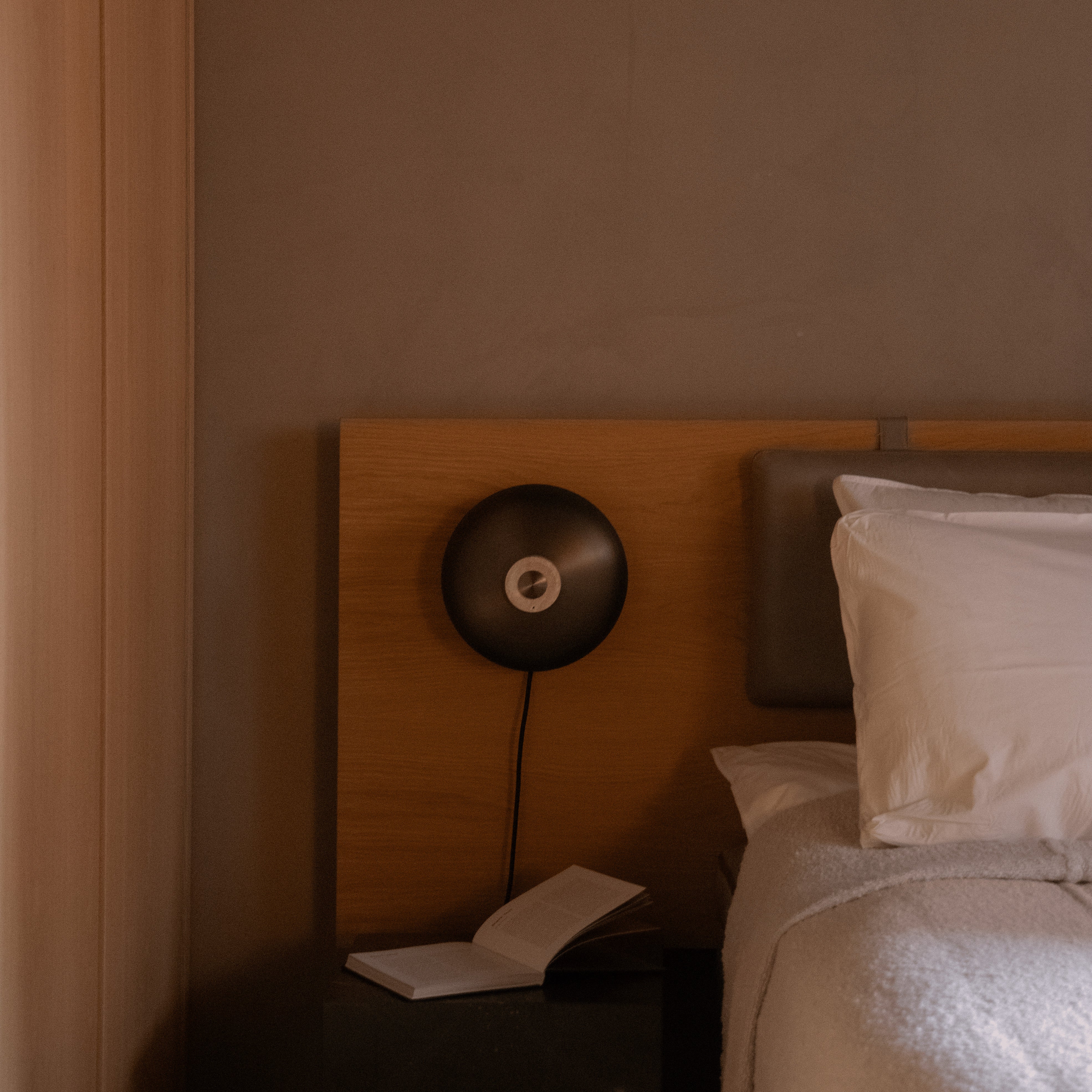 Reverse Wall Lamp