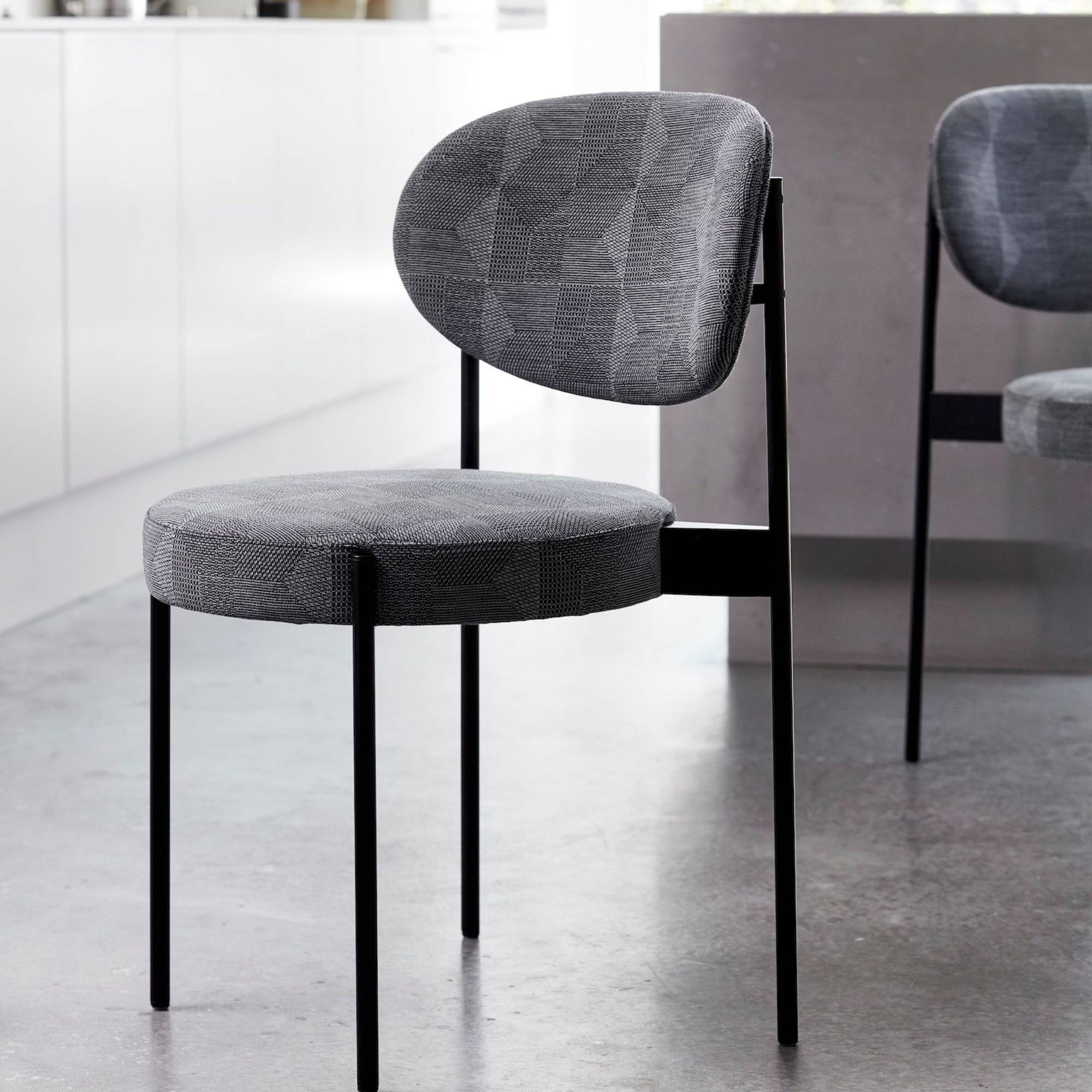 Series 430 Chair: Stacking