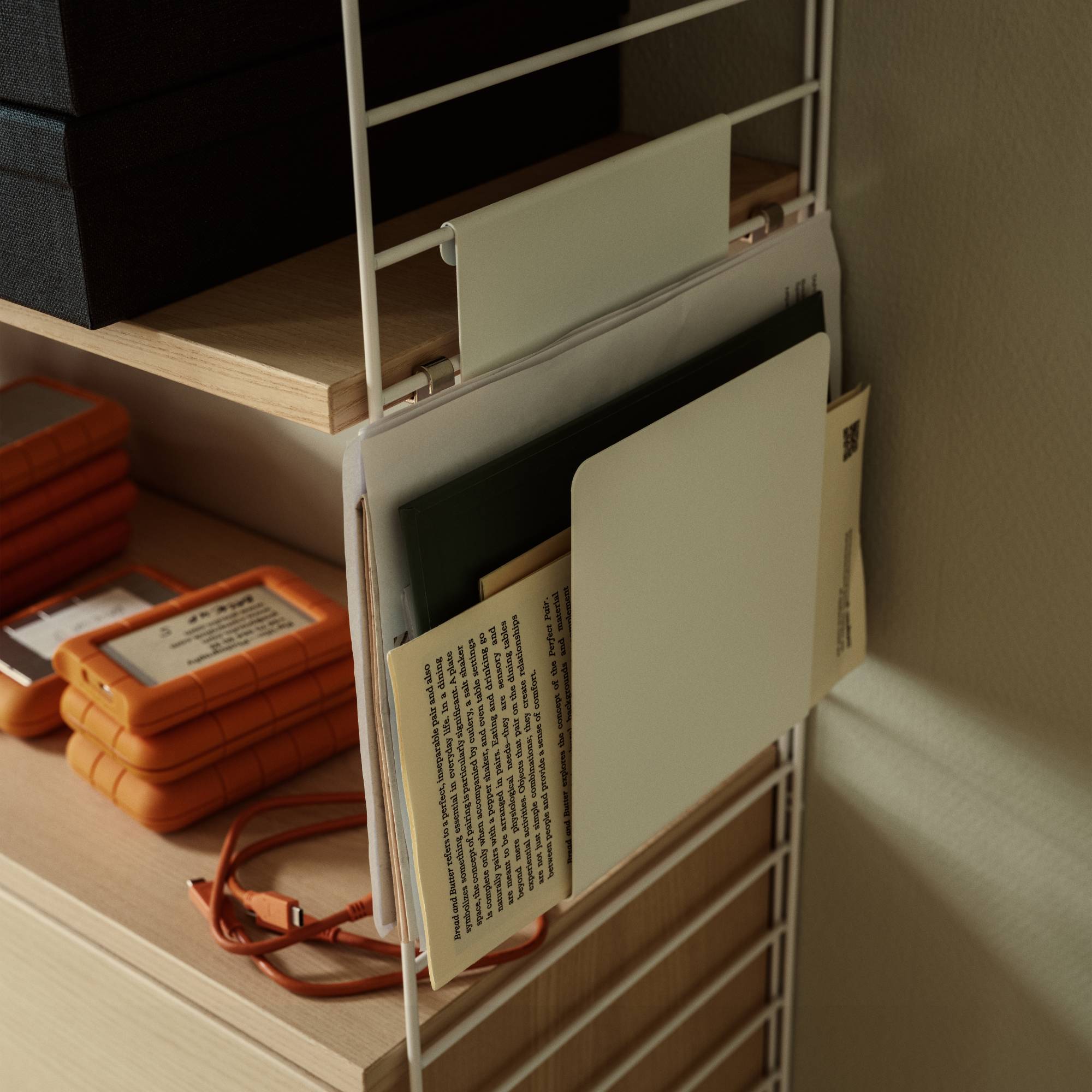 String System: Magazine Holder
