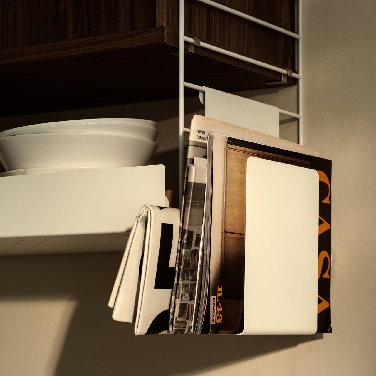 String System: Magazine Holder