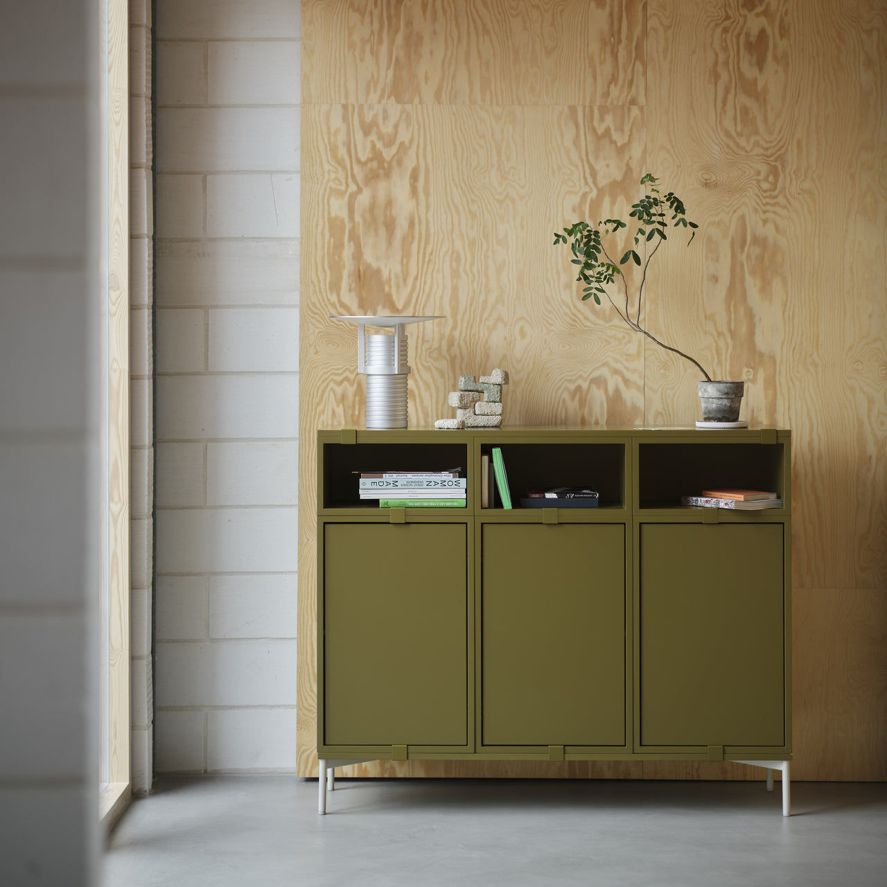 Set Table Lamp: LS