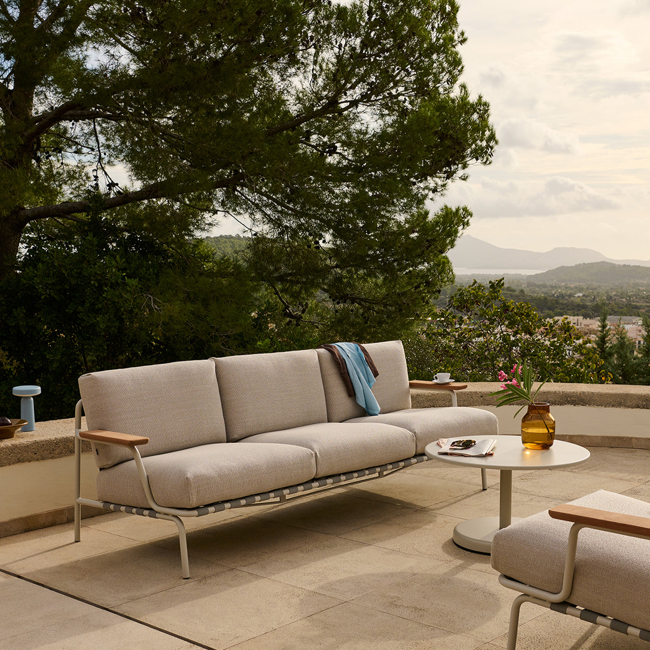 Settle Sofa: 3 Seater + LS