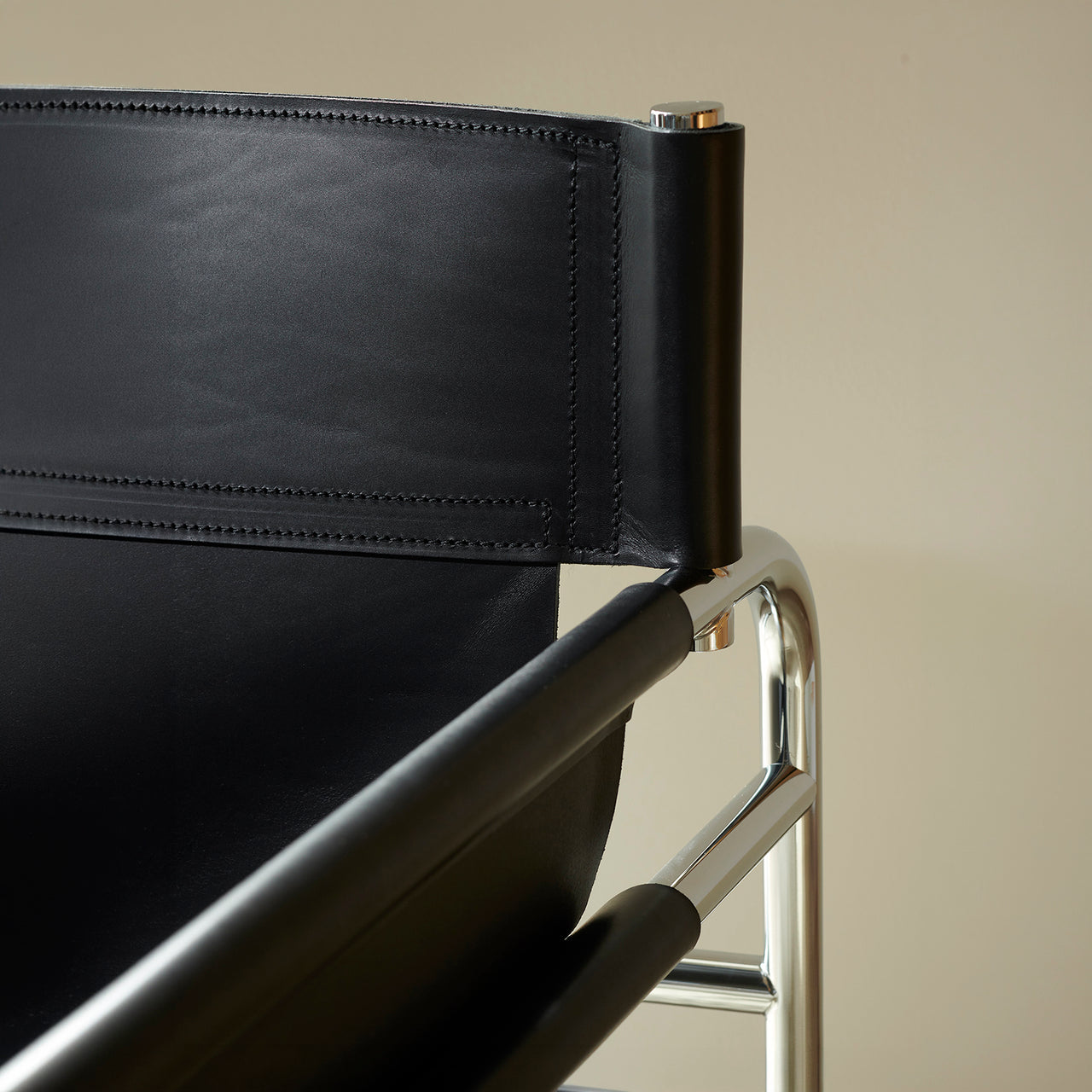 SZ14 Armchair: DI
