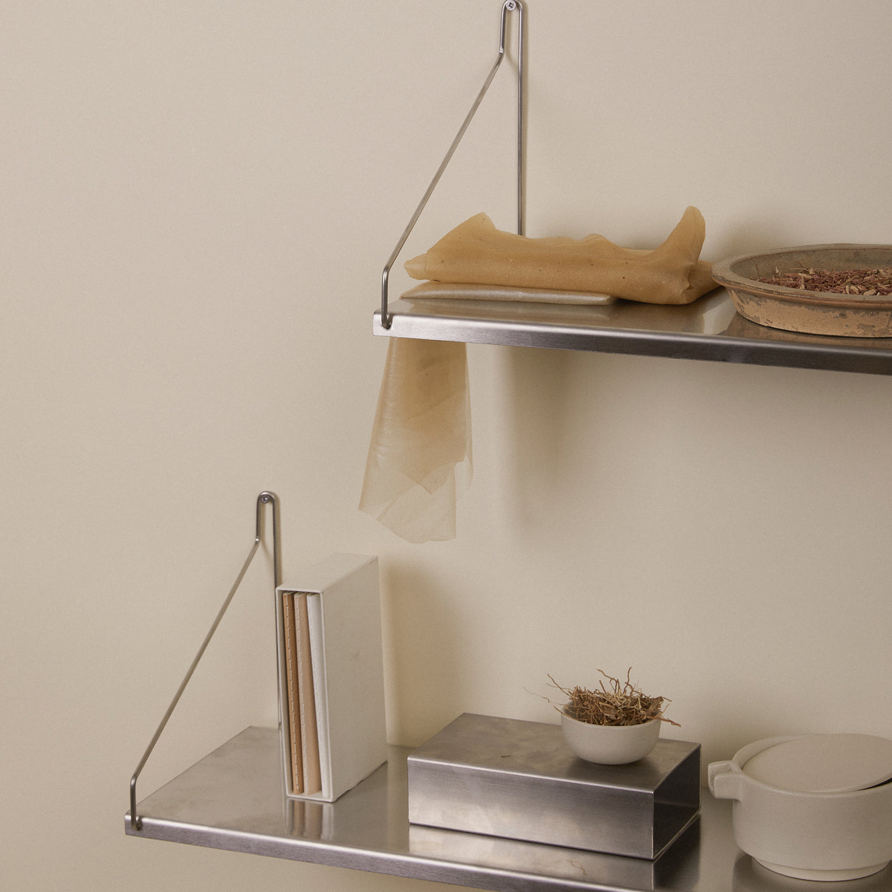 Shelf D27: Stainless Steel