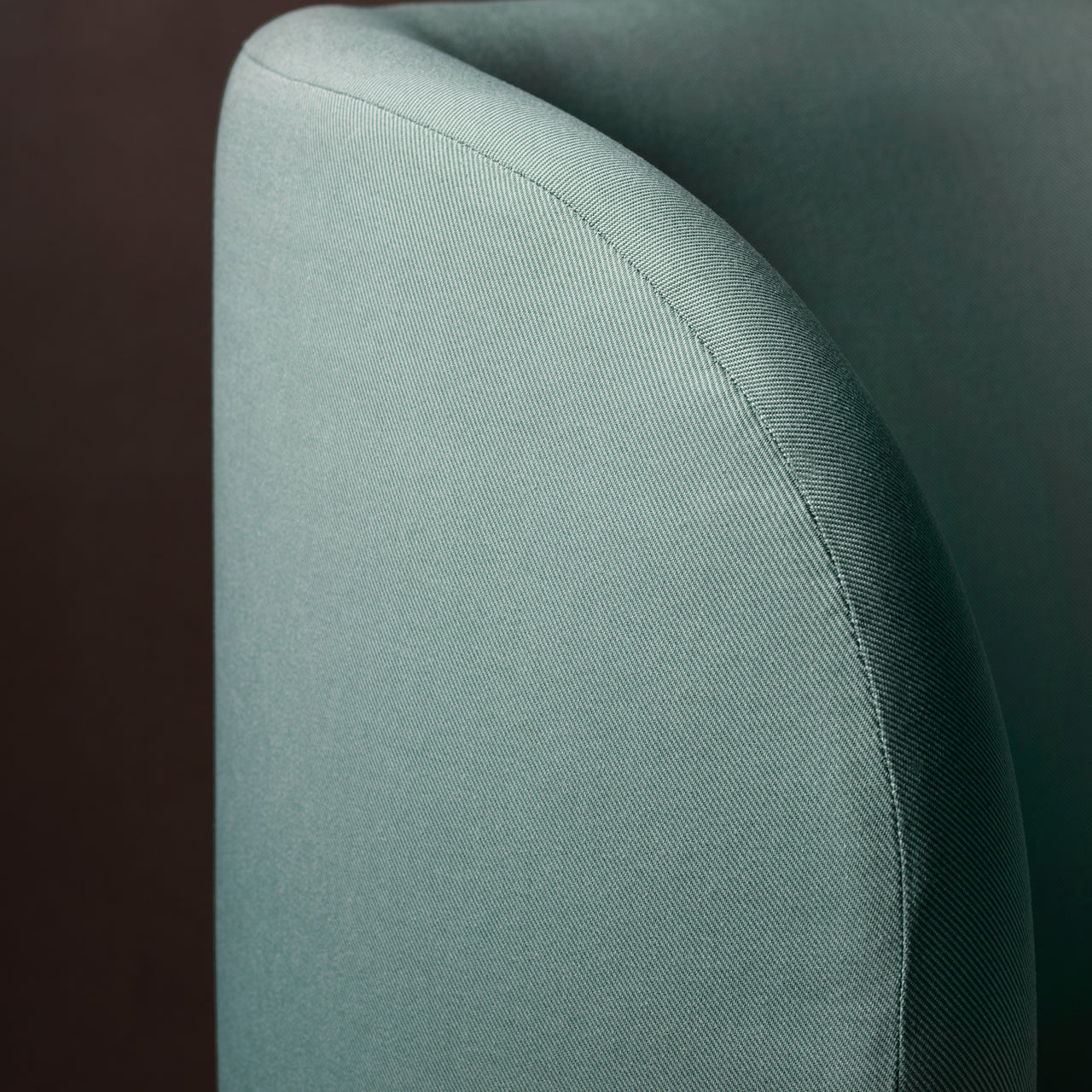 Stay Lounge Chair: High Back + DI