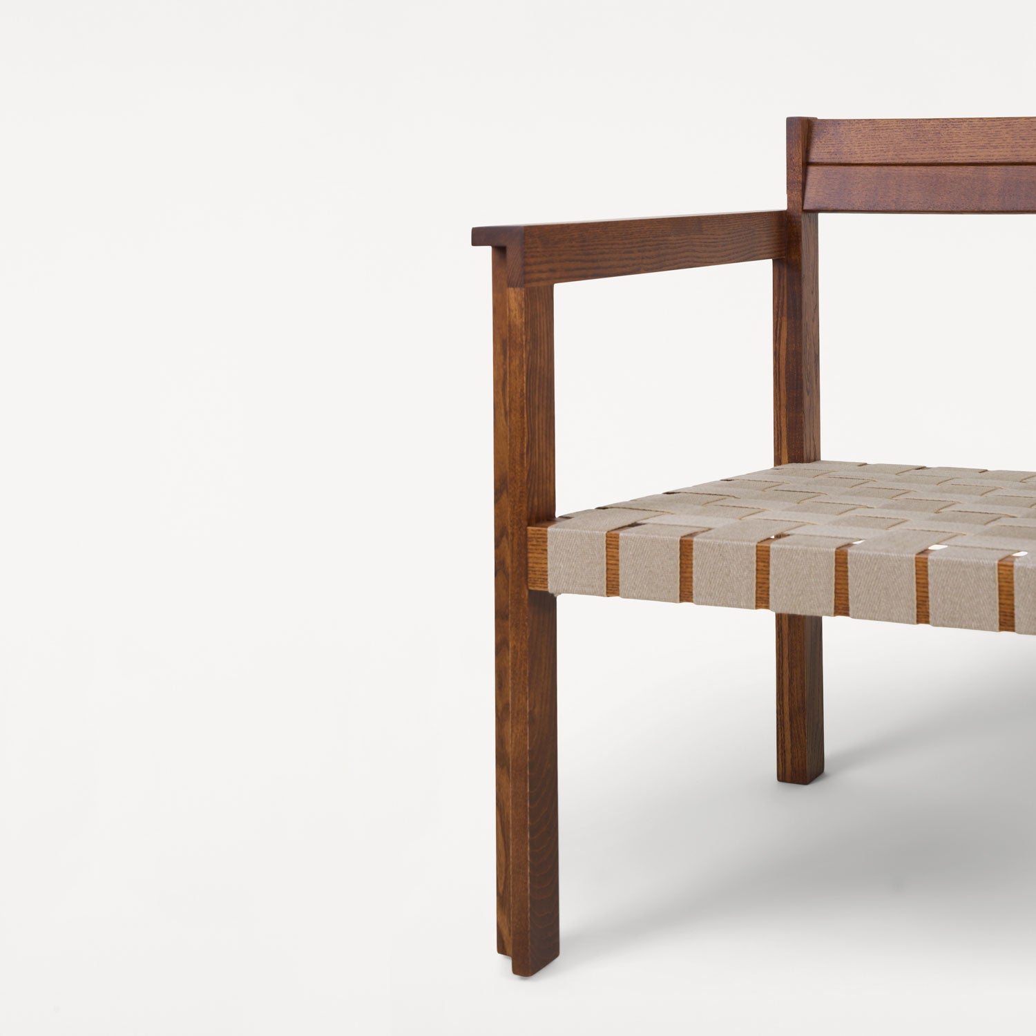 Symmetry Easy Chair: DI