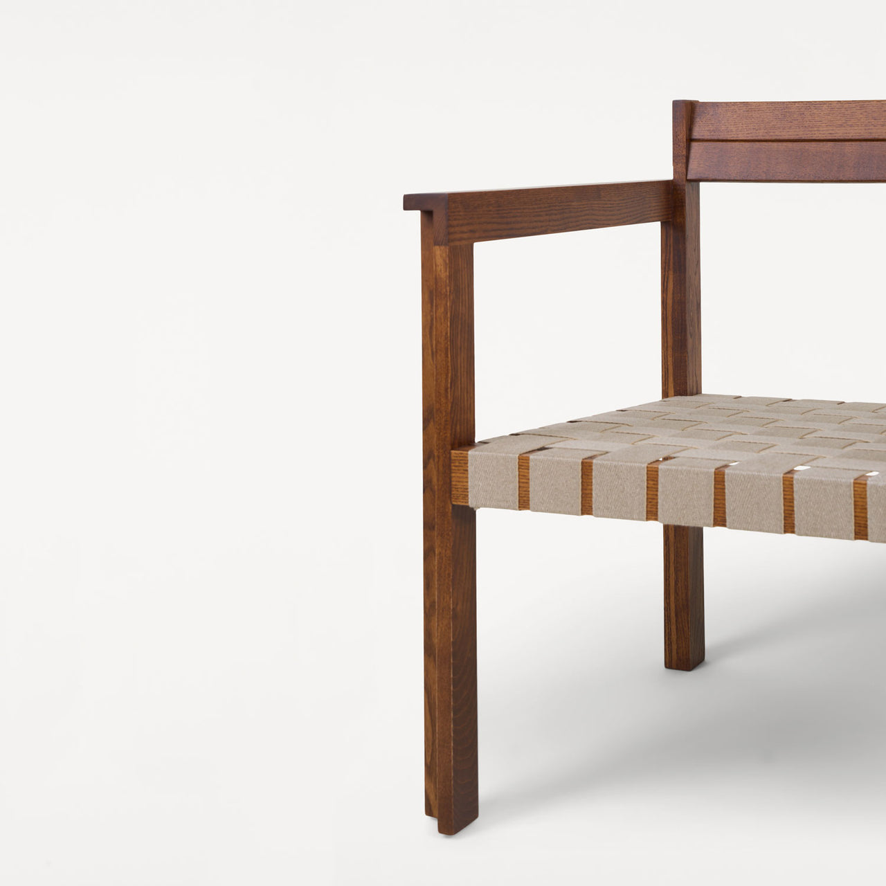 Symmetry Easy Chair: DI
