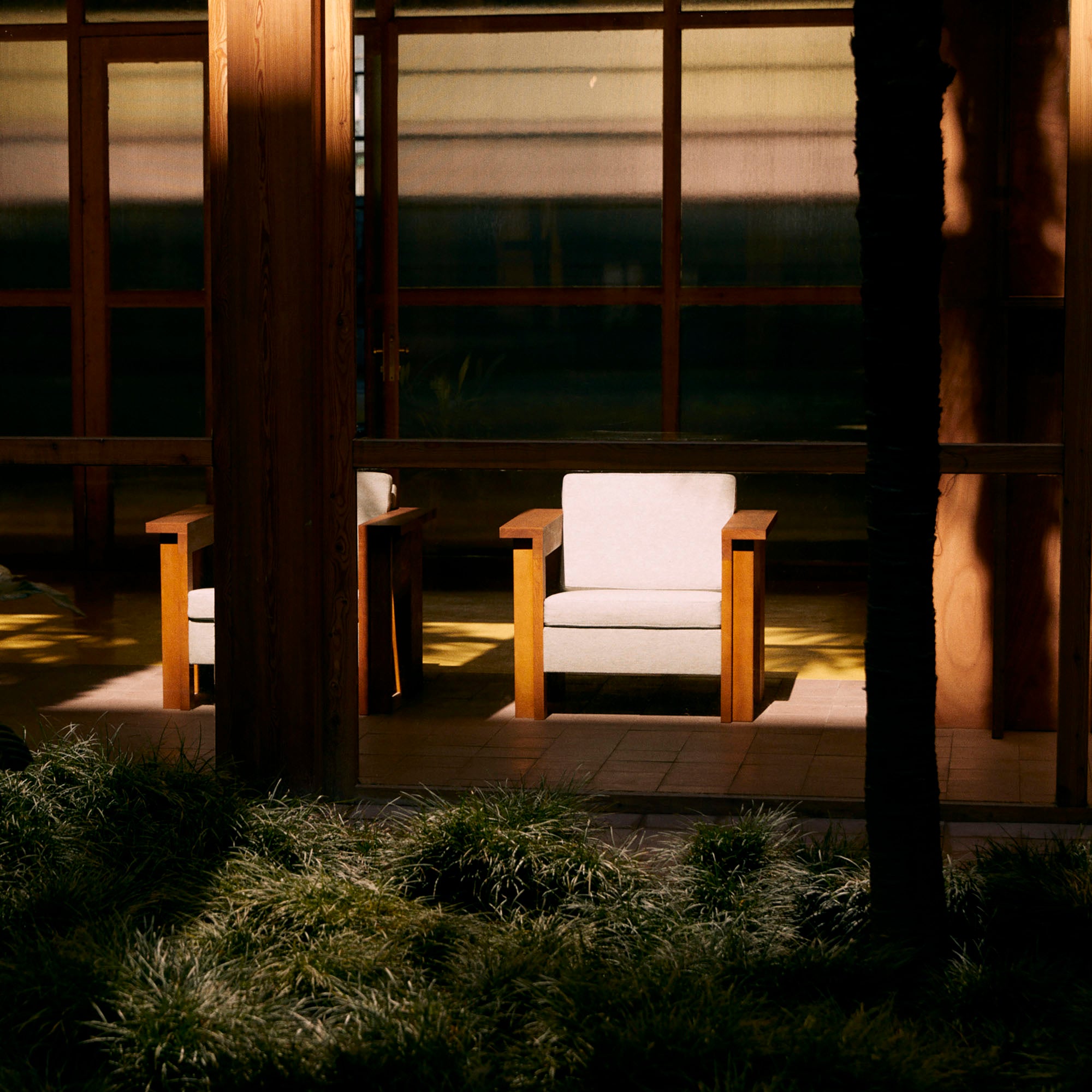 Symmetry Lounge Chair: LS