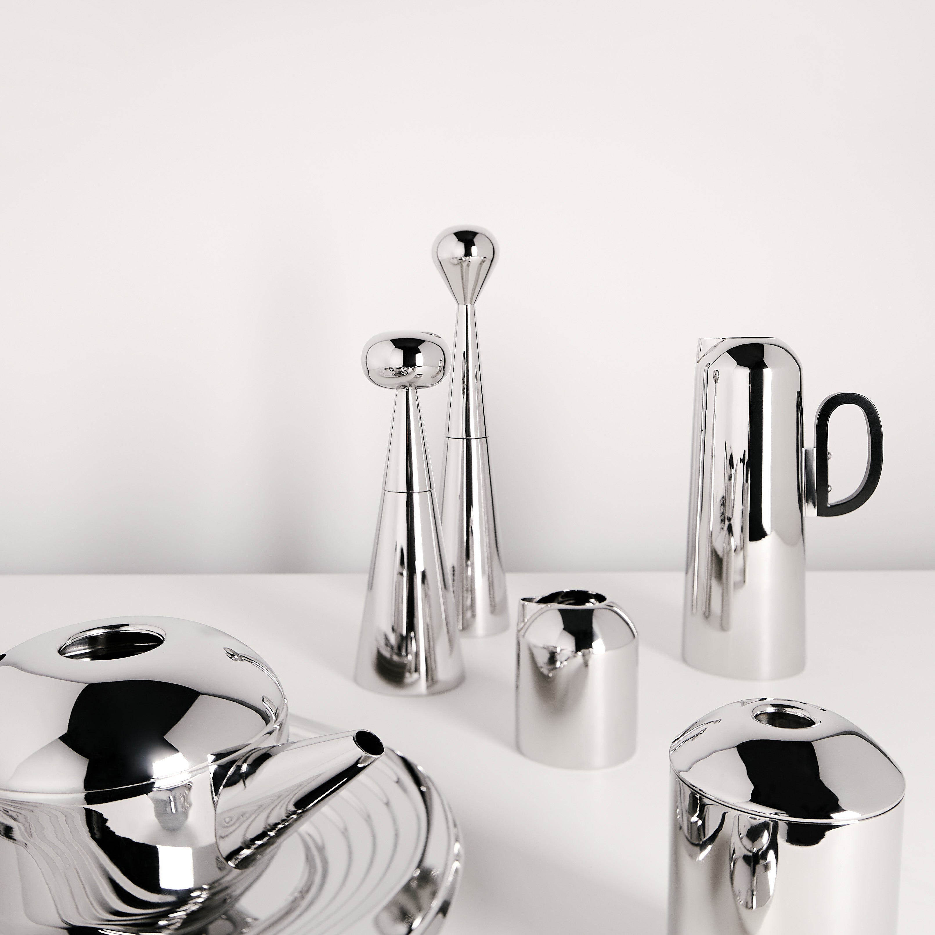 Form Jug: Stainless Steel