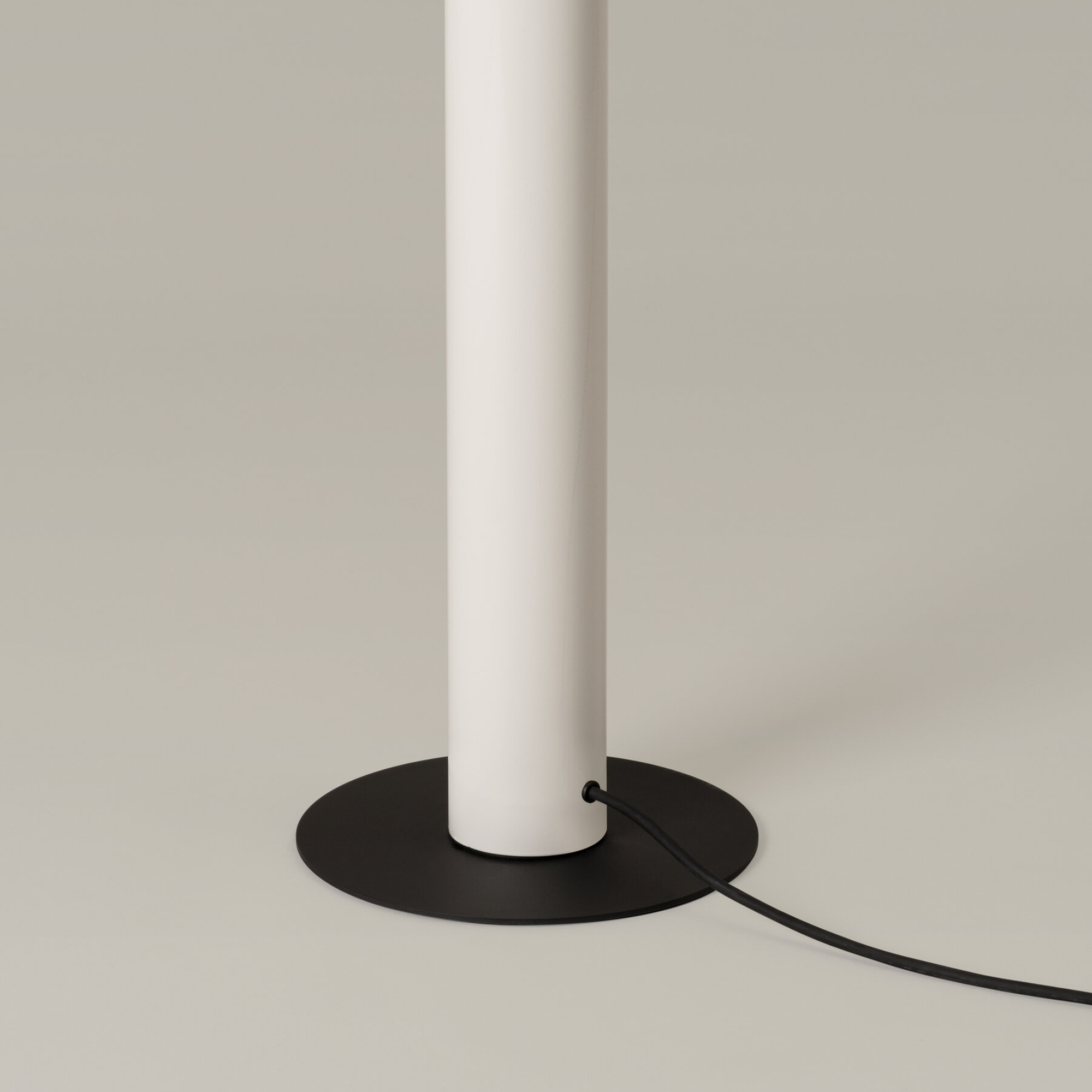 Tatu Floor Lamp